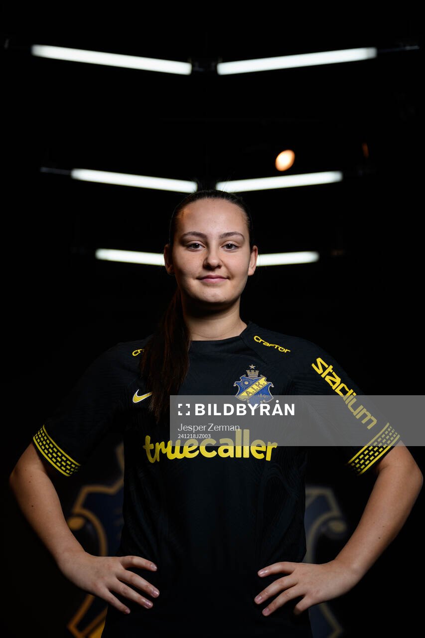 Janelle Yilmaz