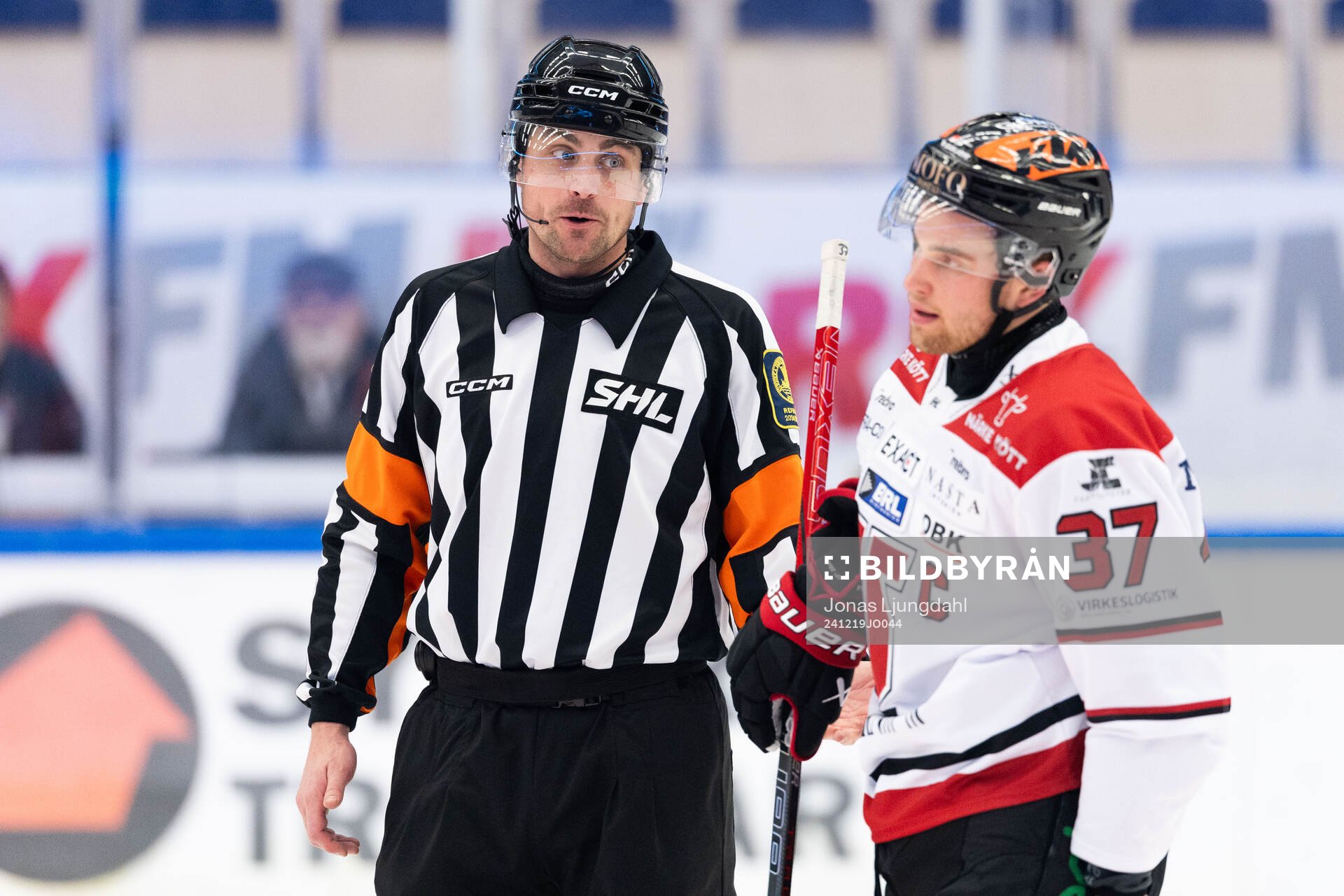 Domare David Laksola och Örebros Glenn Gustafsson
