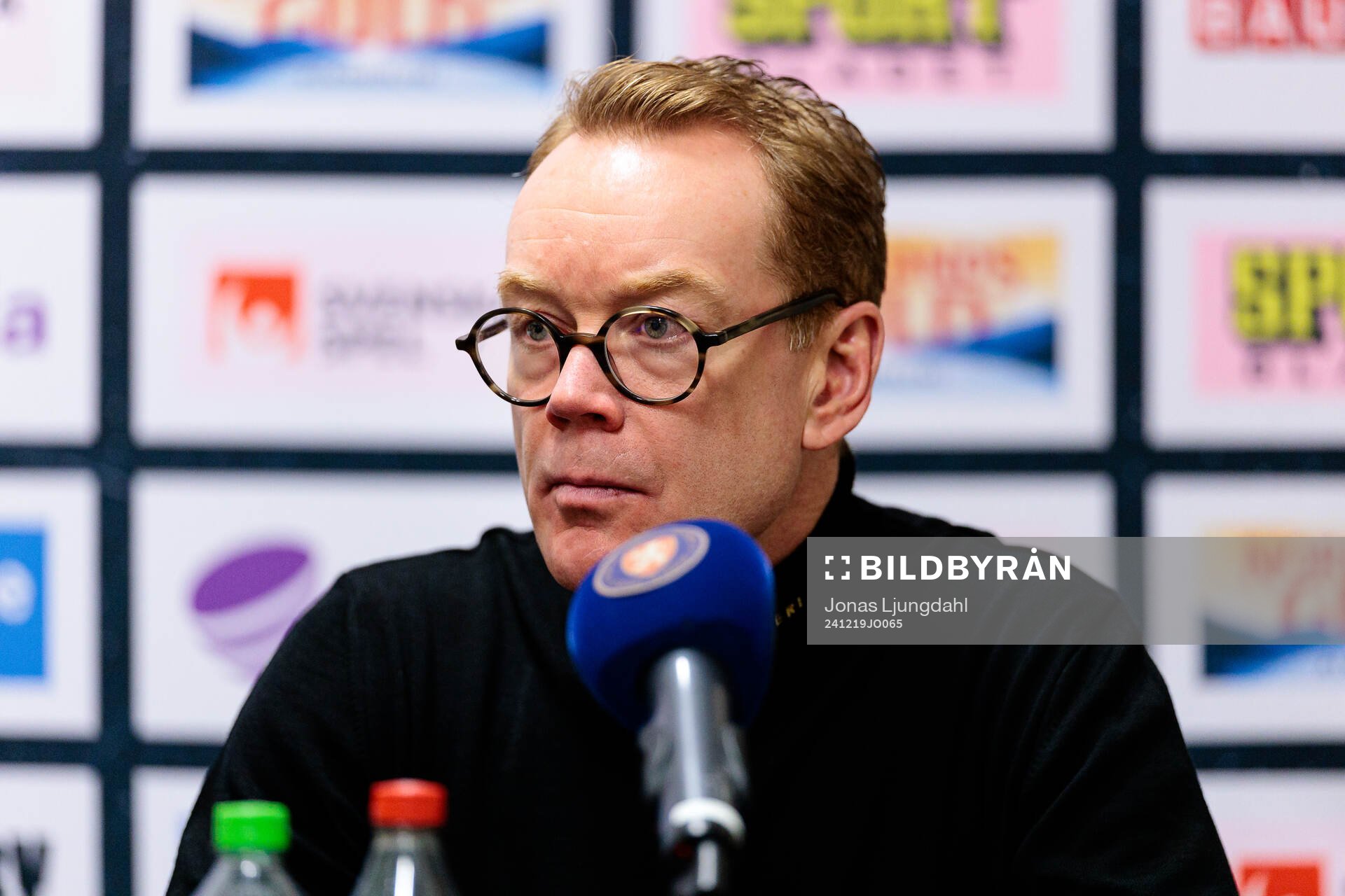 Örebros tränare Niklas Eriksson på presskonferens