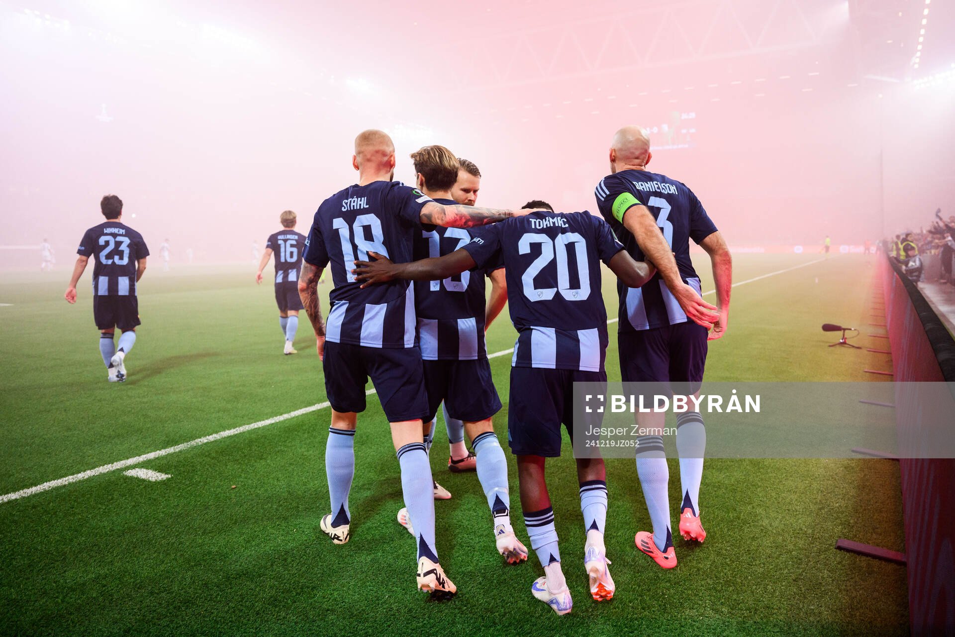 Tokmac Nguen of Djurgården celebrates with team mates