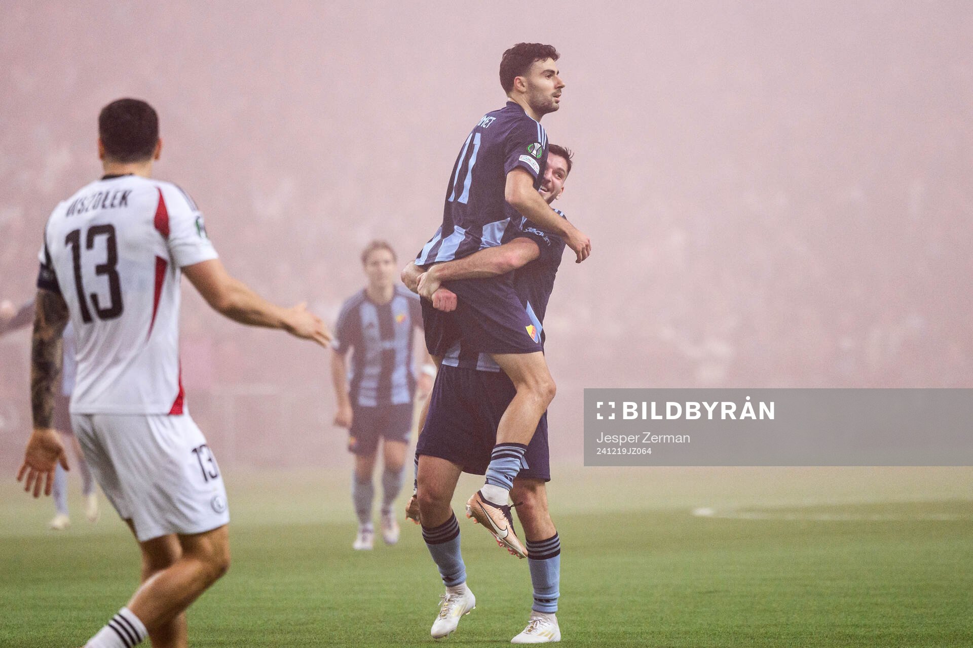 Deniz Hummet of Djurgården celebrates with Besard Sabovic