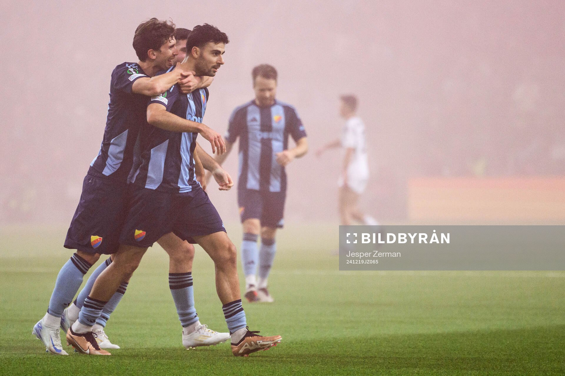 Deniz Hummet of Djurgården celebrates with Besard Sabovic