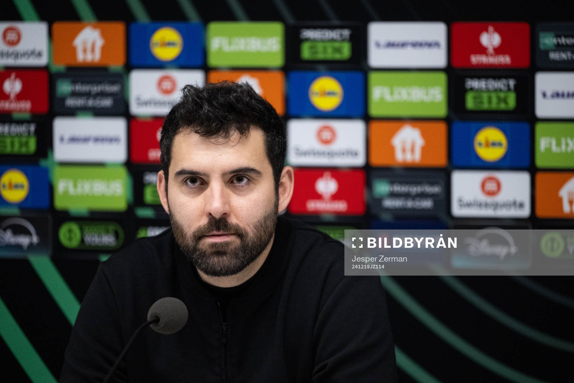 Head coach Goncalo Feio of Legia Warszawa