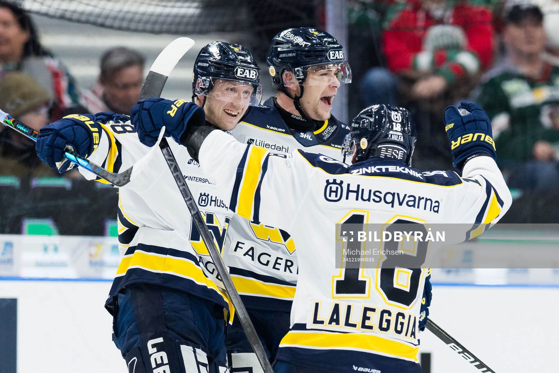 HV71s Olle Alsing jublar