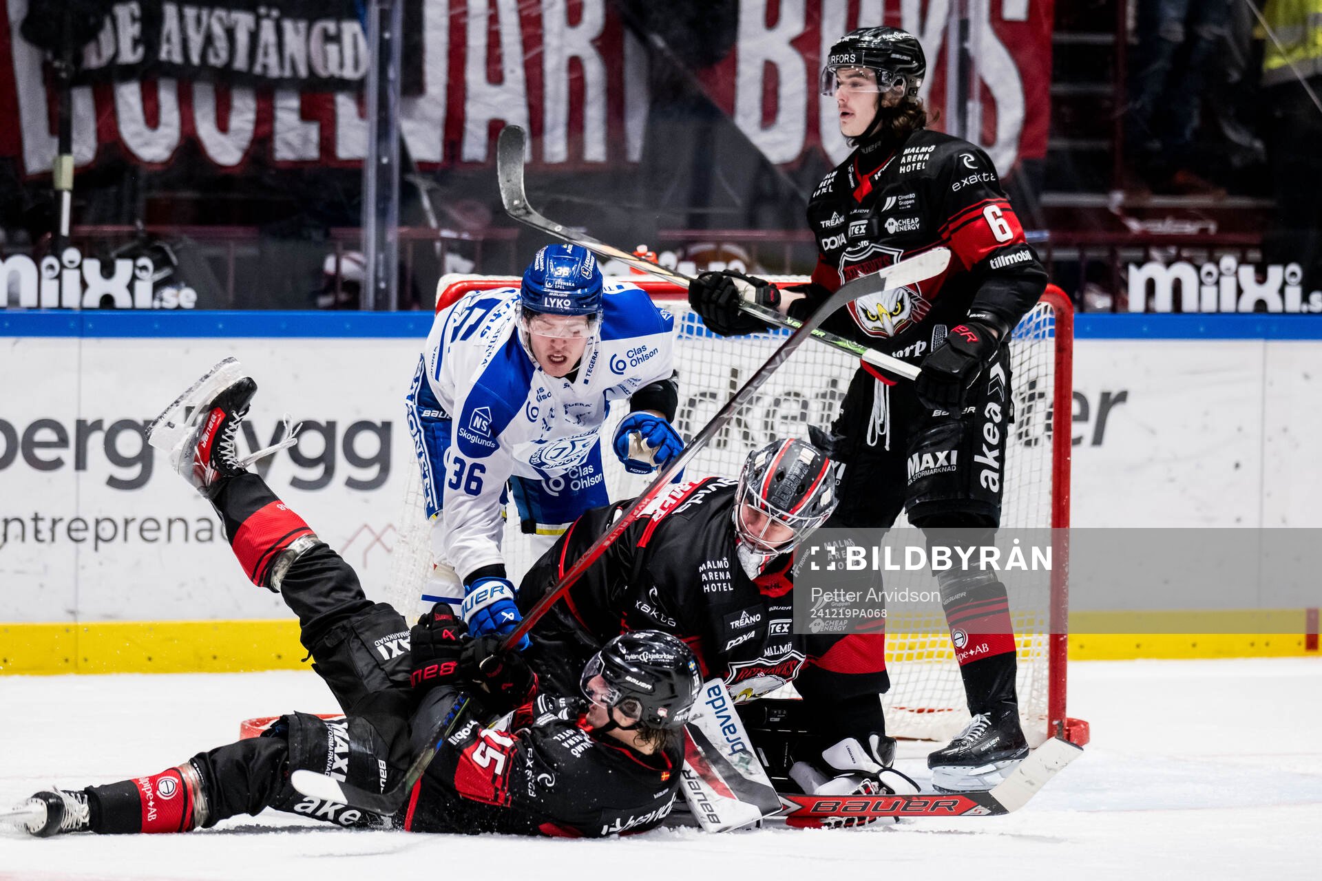 Malmö Redhawks Freddie Larsson och målvakt Marek