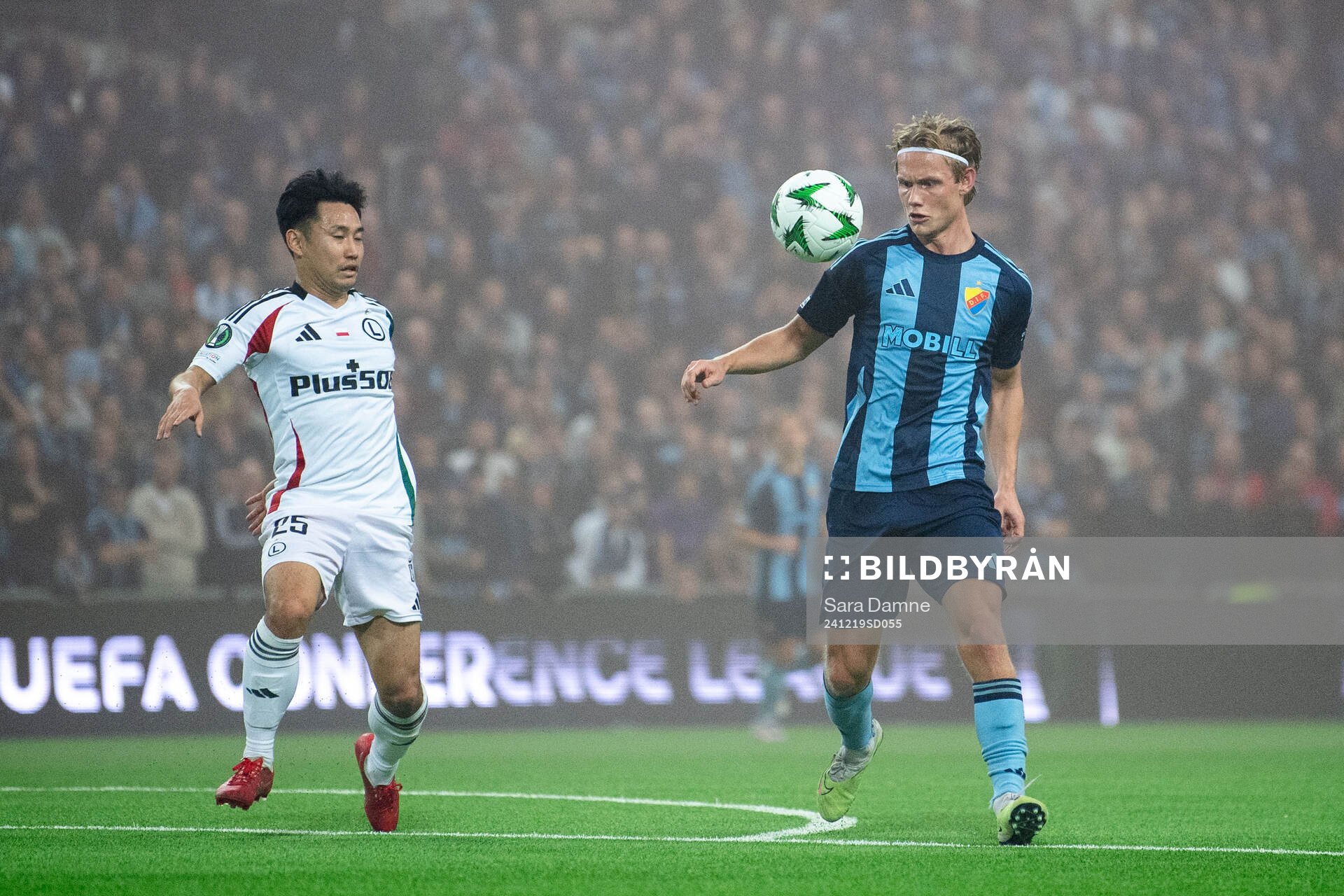 Ryoya Morishita of Legia Warszawa and Tobias Gulliksen of