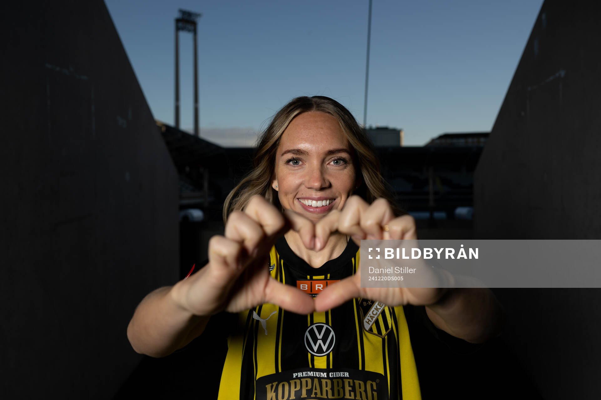 Elin Rubensson poserar för ett porträtt inför att hon presenteras som Häckens nyförvärv den 20 december 2024 i Göteborg. 