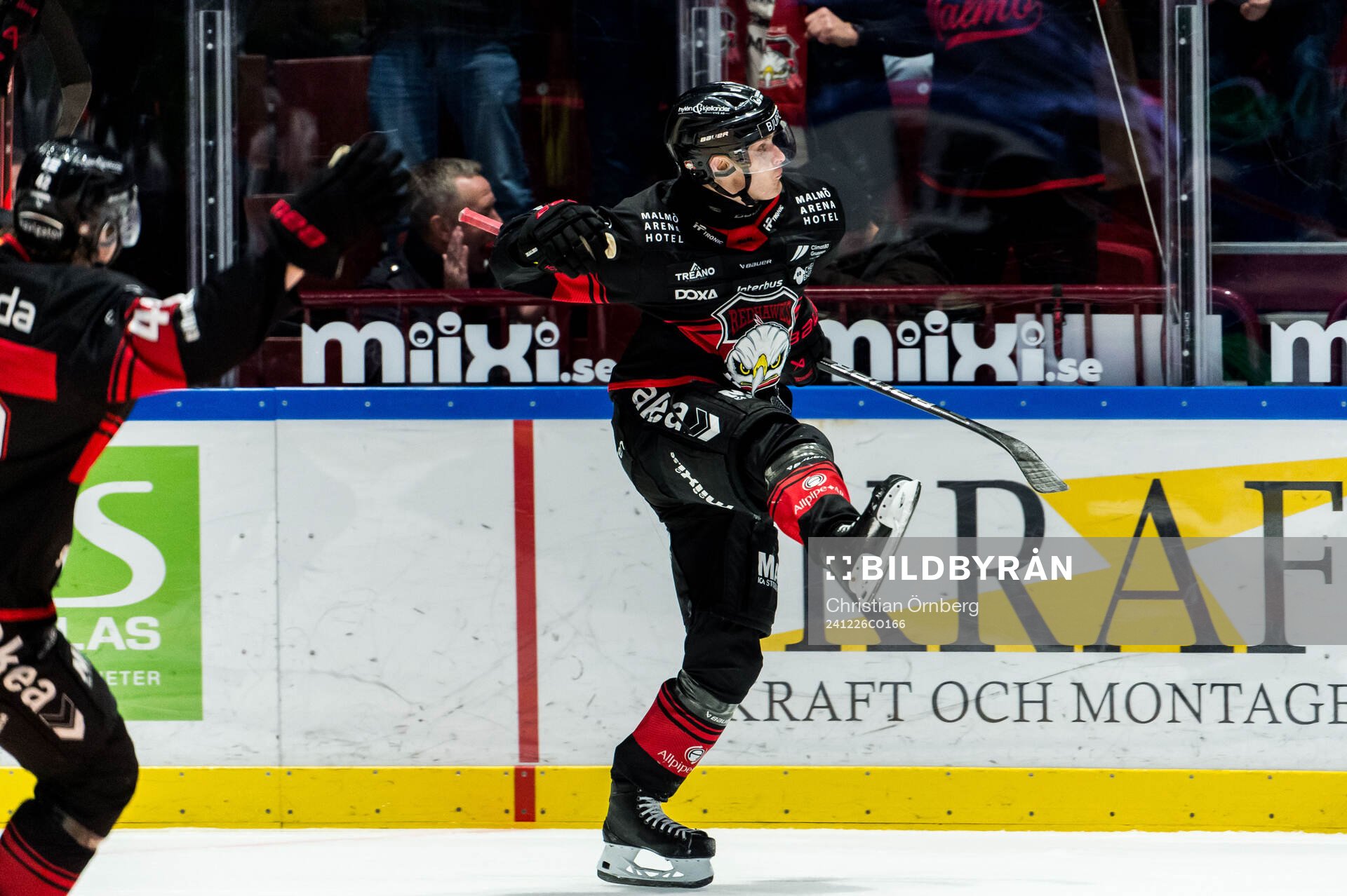 Malmö Redhawks Johan Olofsson jublar