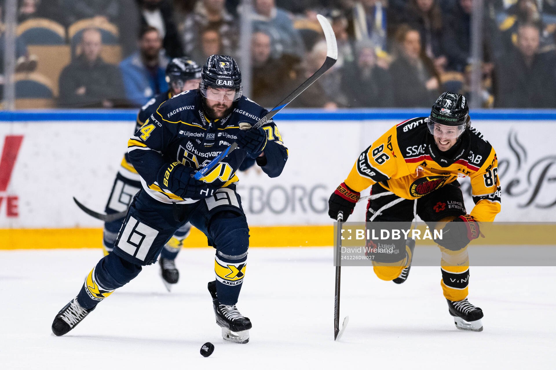HV71s Sean Day och Luleås Mathias Bromé