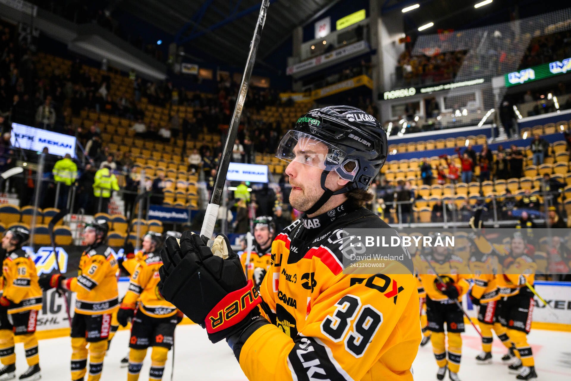 Luleås Pontus Själin  jublar effer ishockeymatchen i SHL