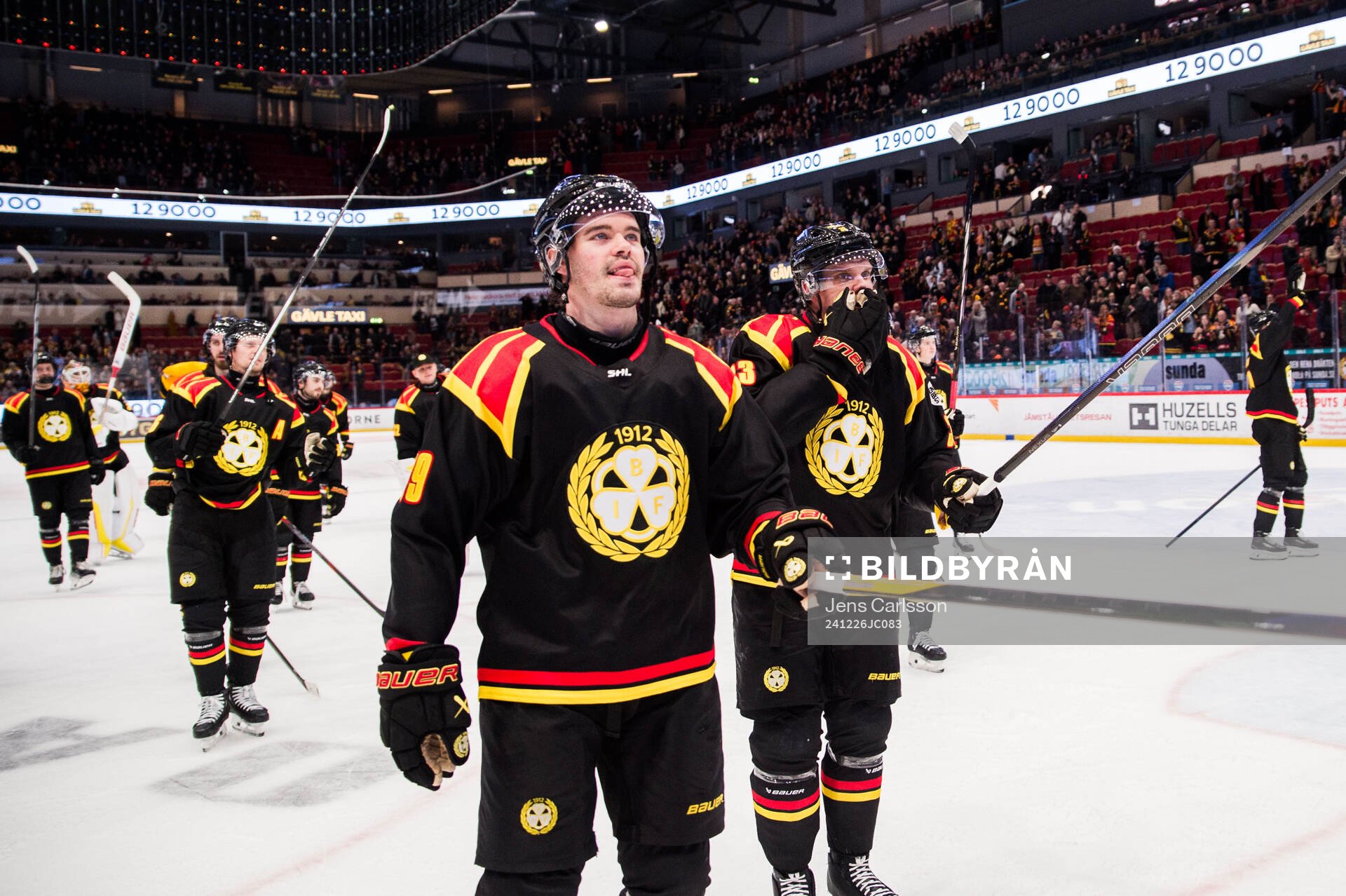 Brynäs Axel Andersson jublar