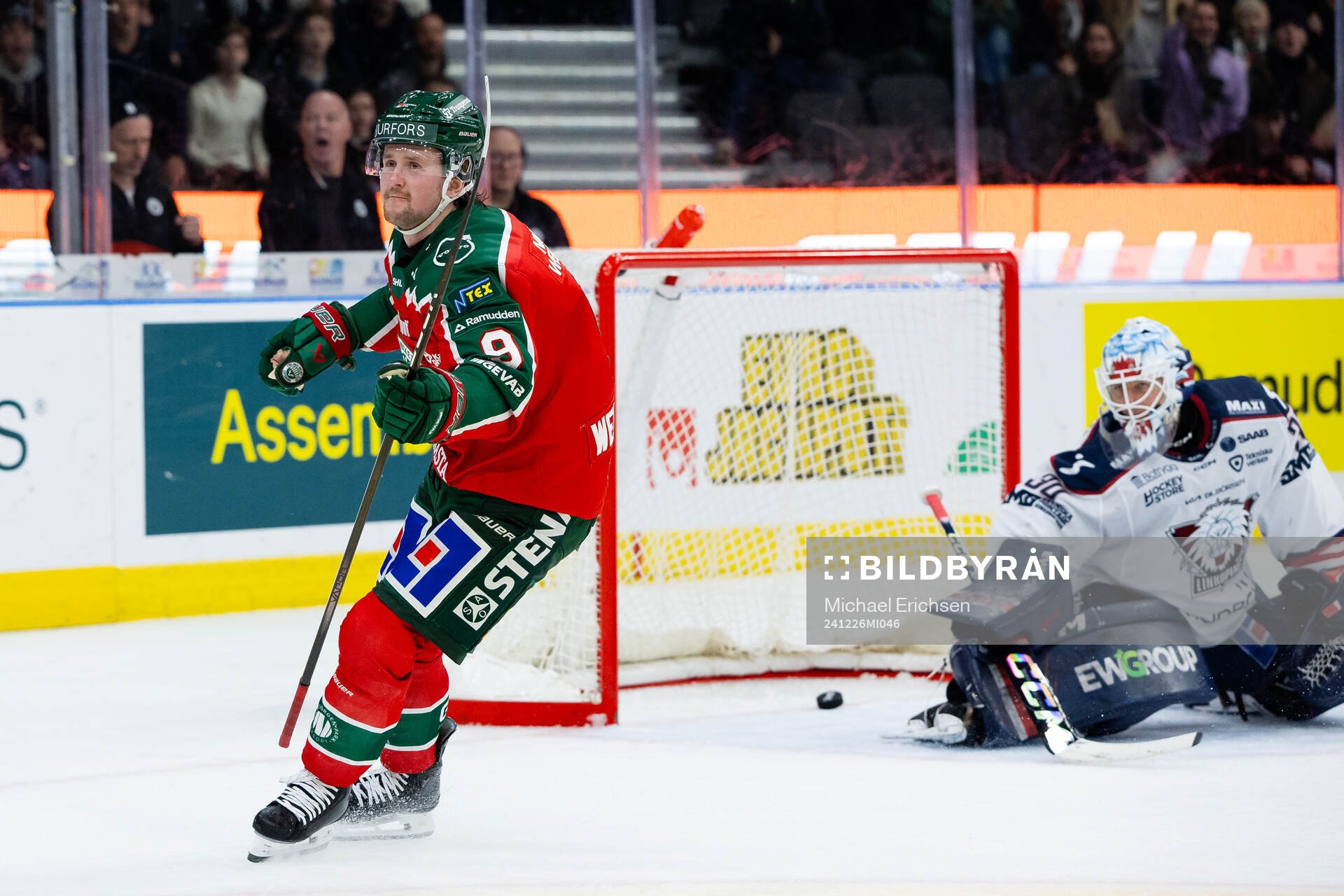 Frölundas Linus Weissbach skjuter 3-1 i mål bakom