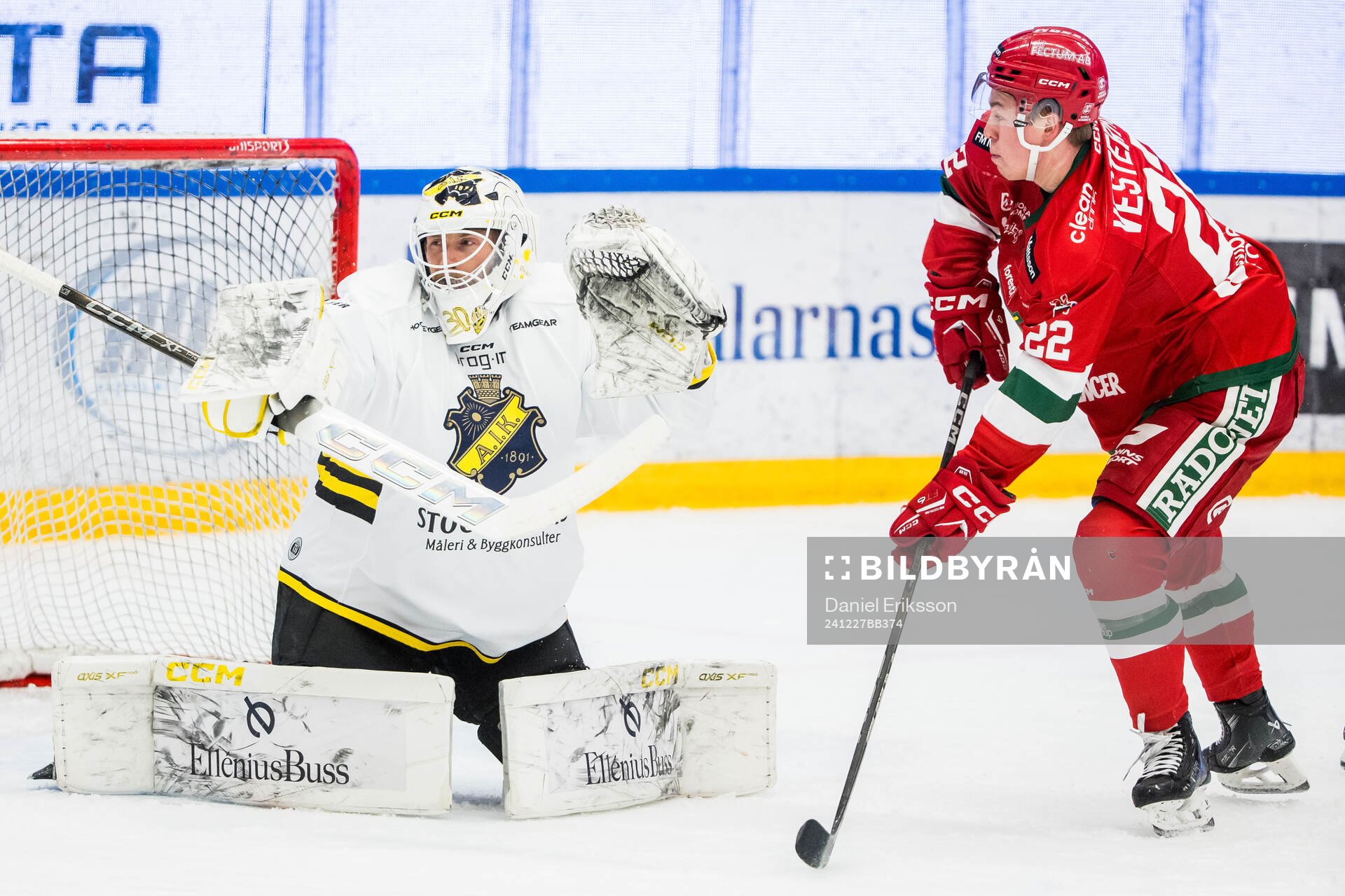 AIKs målvakt Victor Brattström och Moras Petter Vesterheim