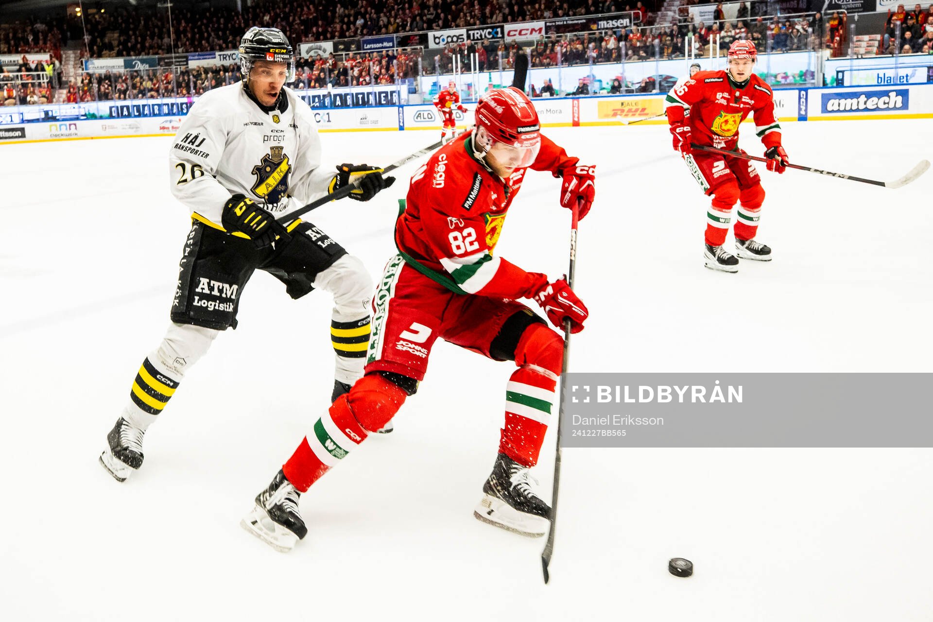 AIKs Oscar Nord och Moras Roope Laavainen