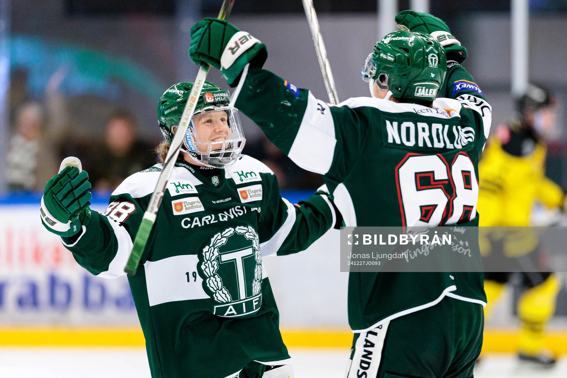 Tingsryds Linus Hedman och Theo Nordlund jublar