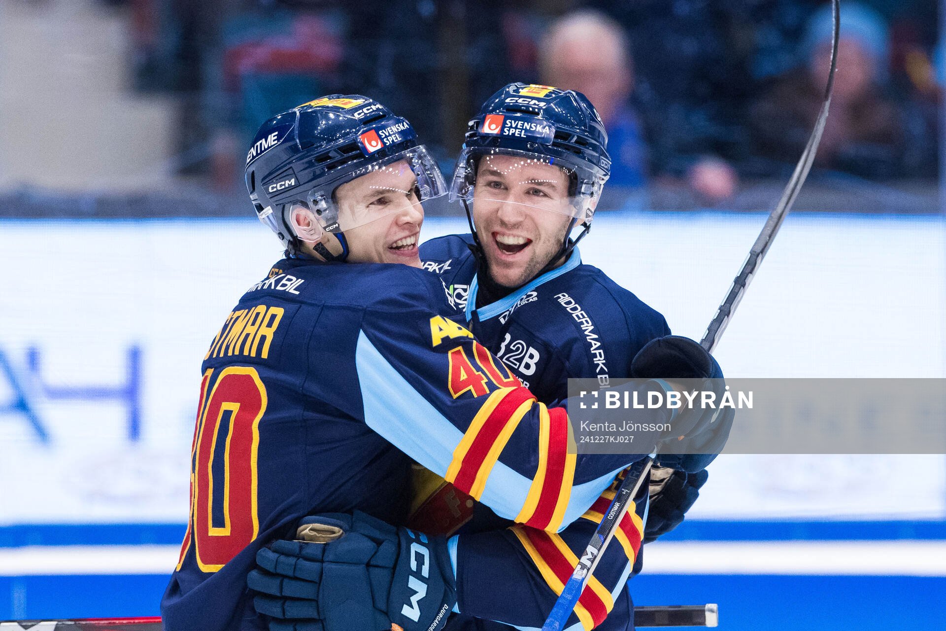 Djurgårdens August Berg och Arvid Costmar jublar