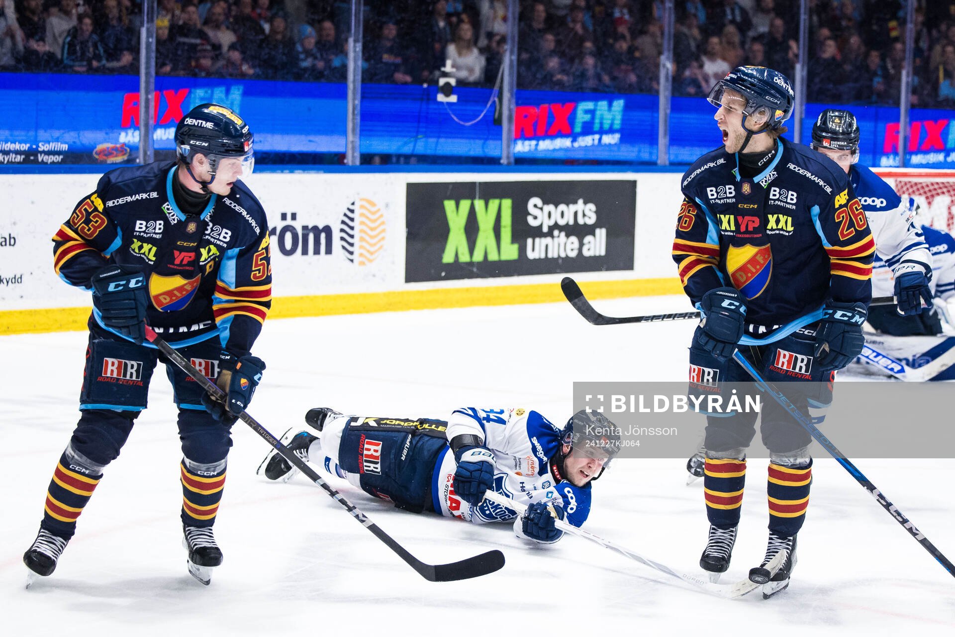 Karlskogas Henrik Larsson och Djurgårdens Fredric Weigel