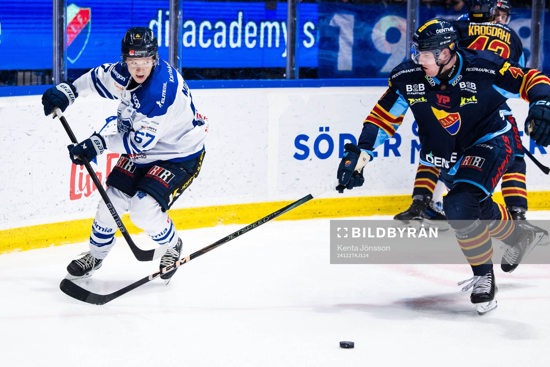 Karlskogas Jesper Norbäck och Djurgårdens Edvin Hammarlund