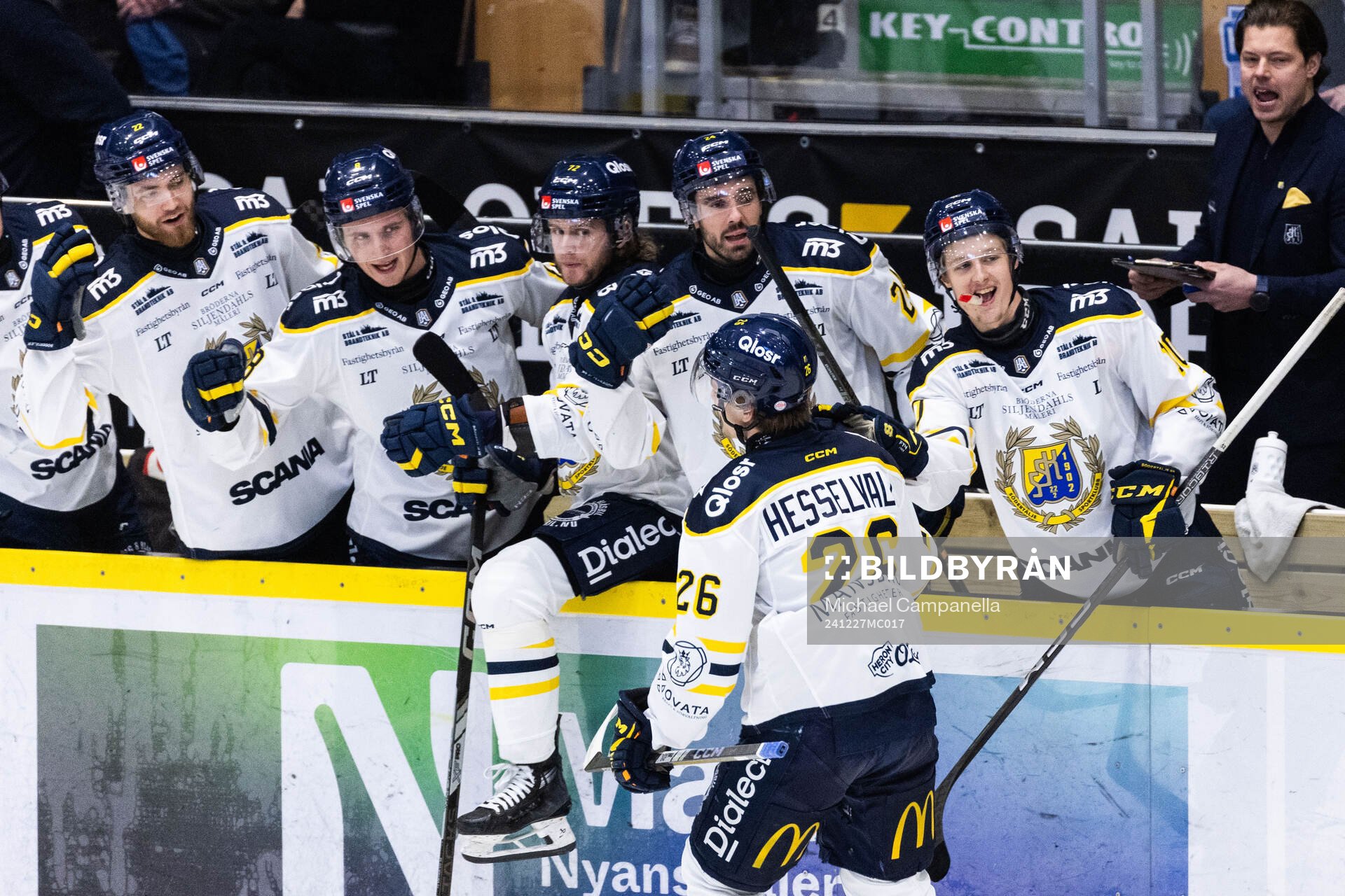 Södertäljes Filip Hesselvall jublar