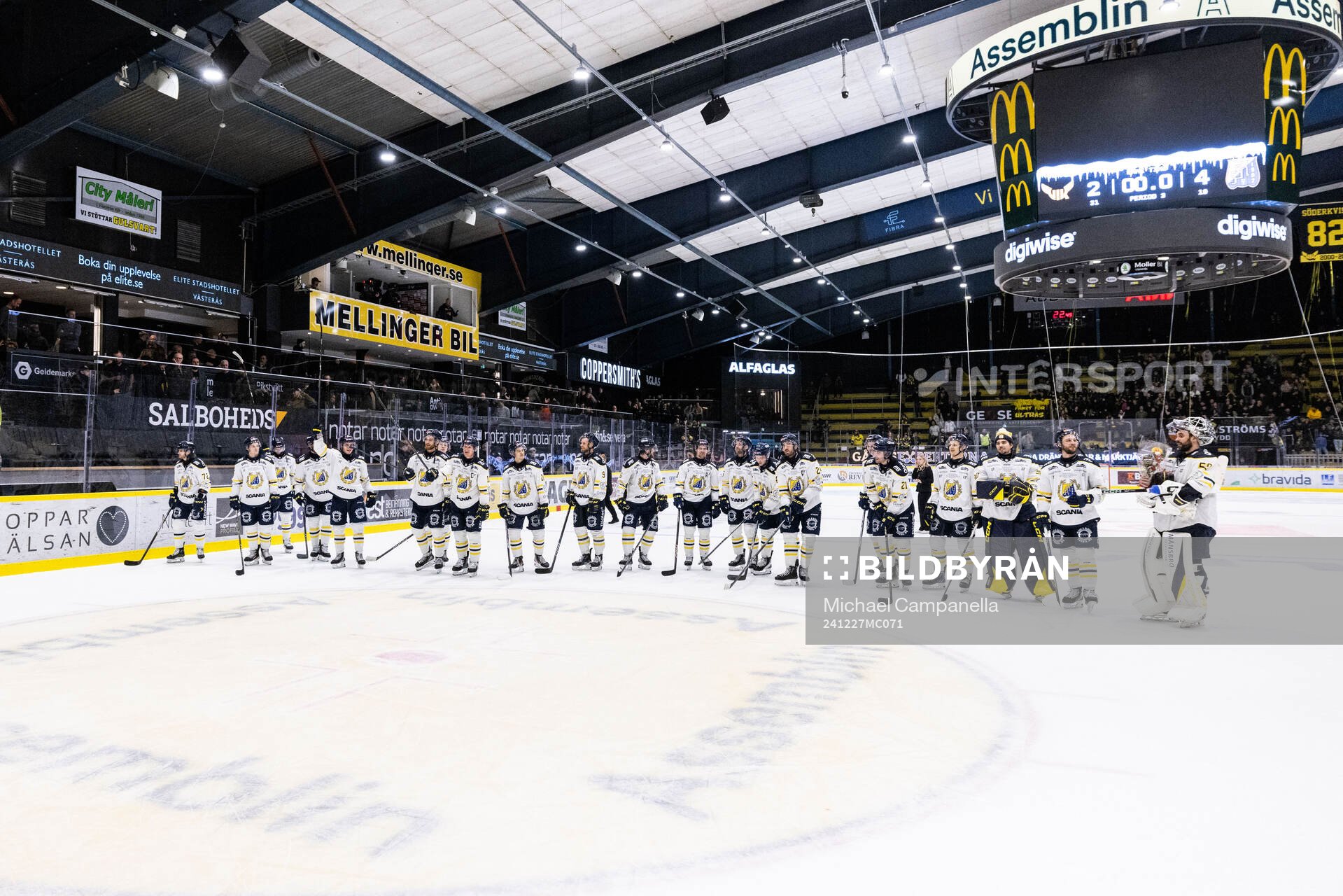 Södertäljes spelare jublar