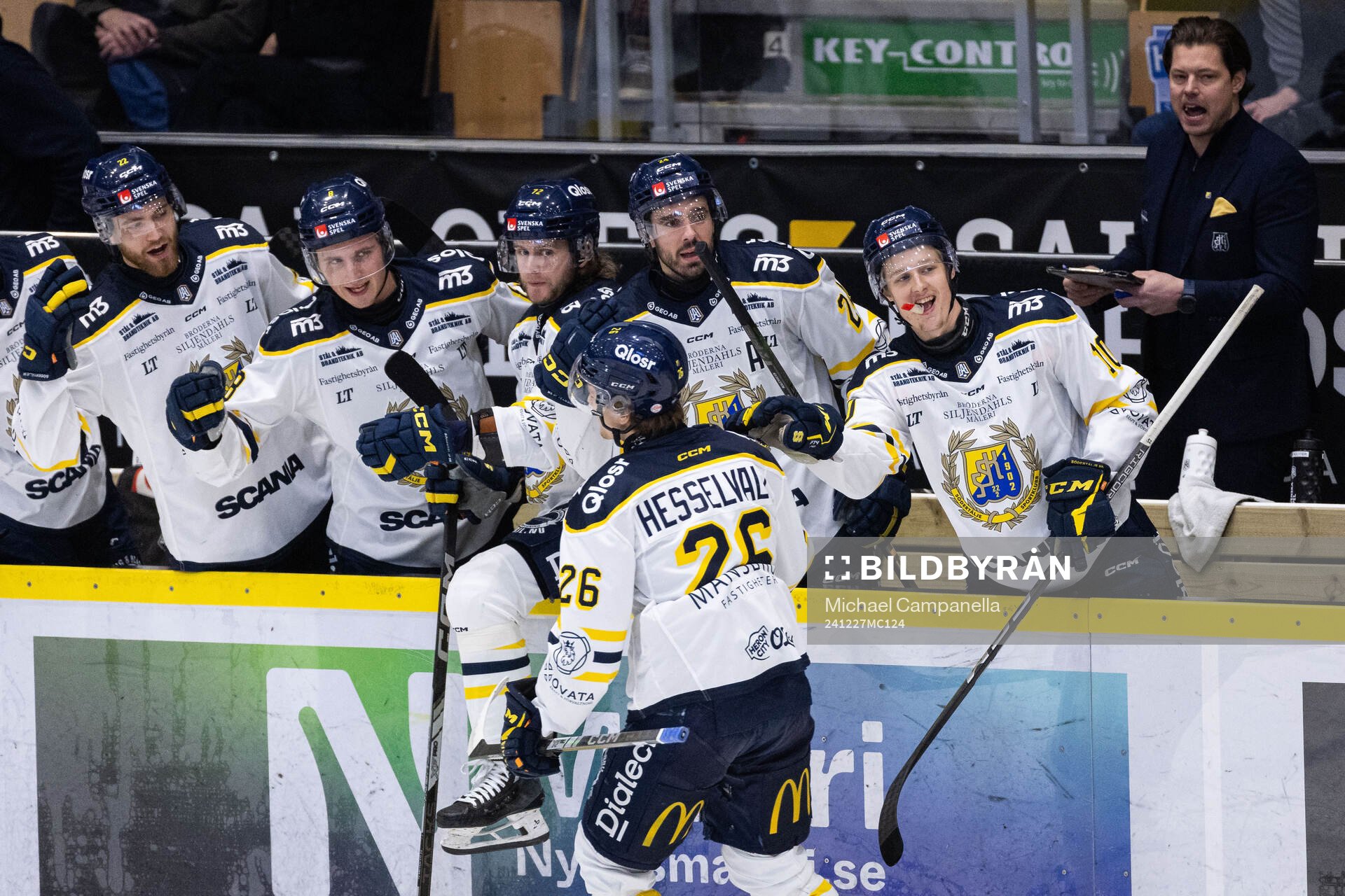 Södertäljes Filip Hesselvall jublar