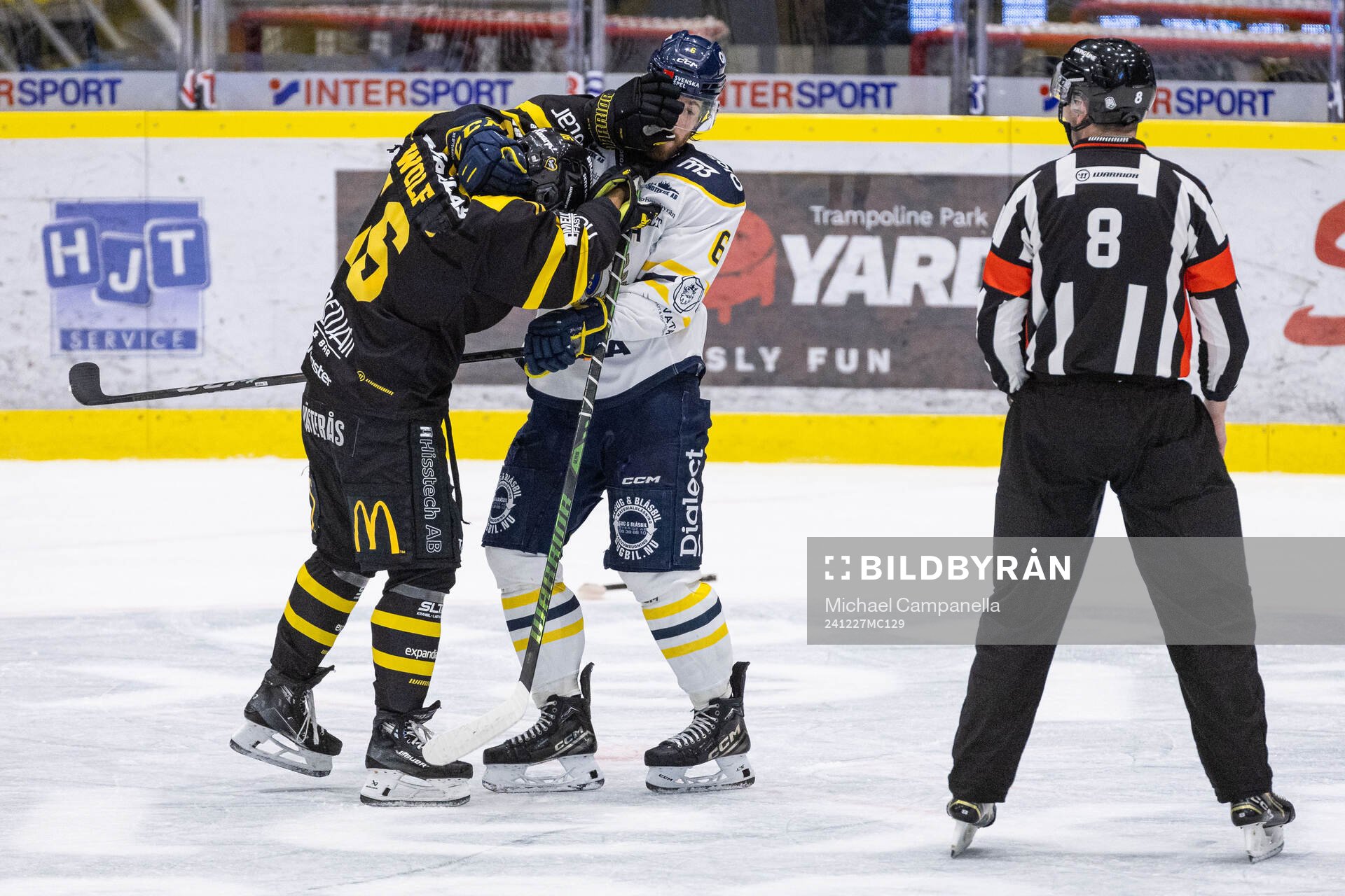 Västerås Noah Wolf och Södertäljes Olli Vainio