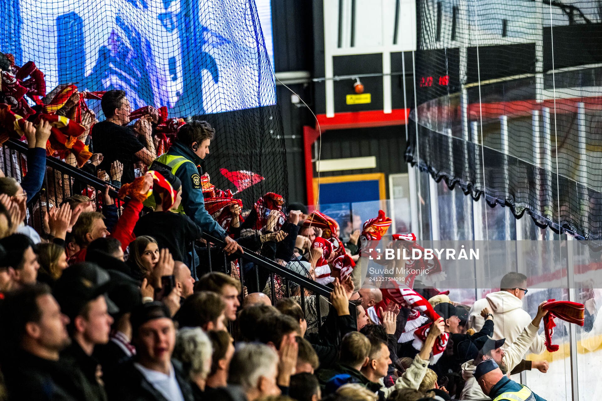 Kalmars supportrar jublar