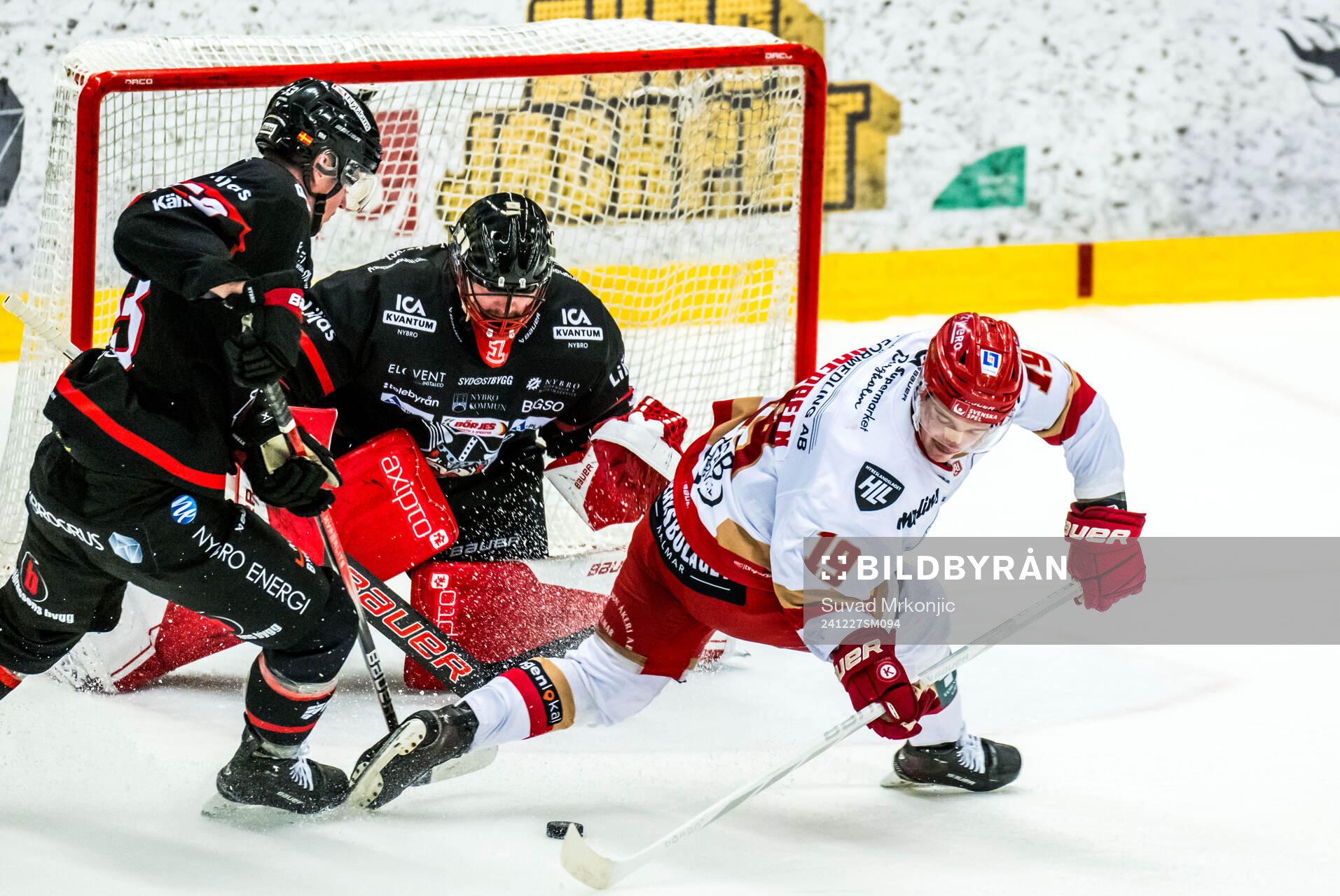 Nybros Jesper Mångs och målvakt Tex Williamsson och