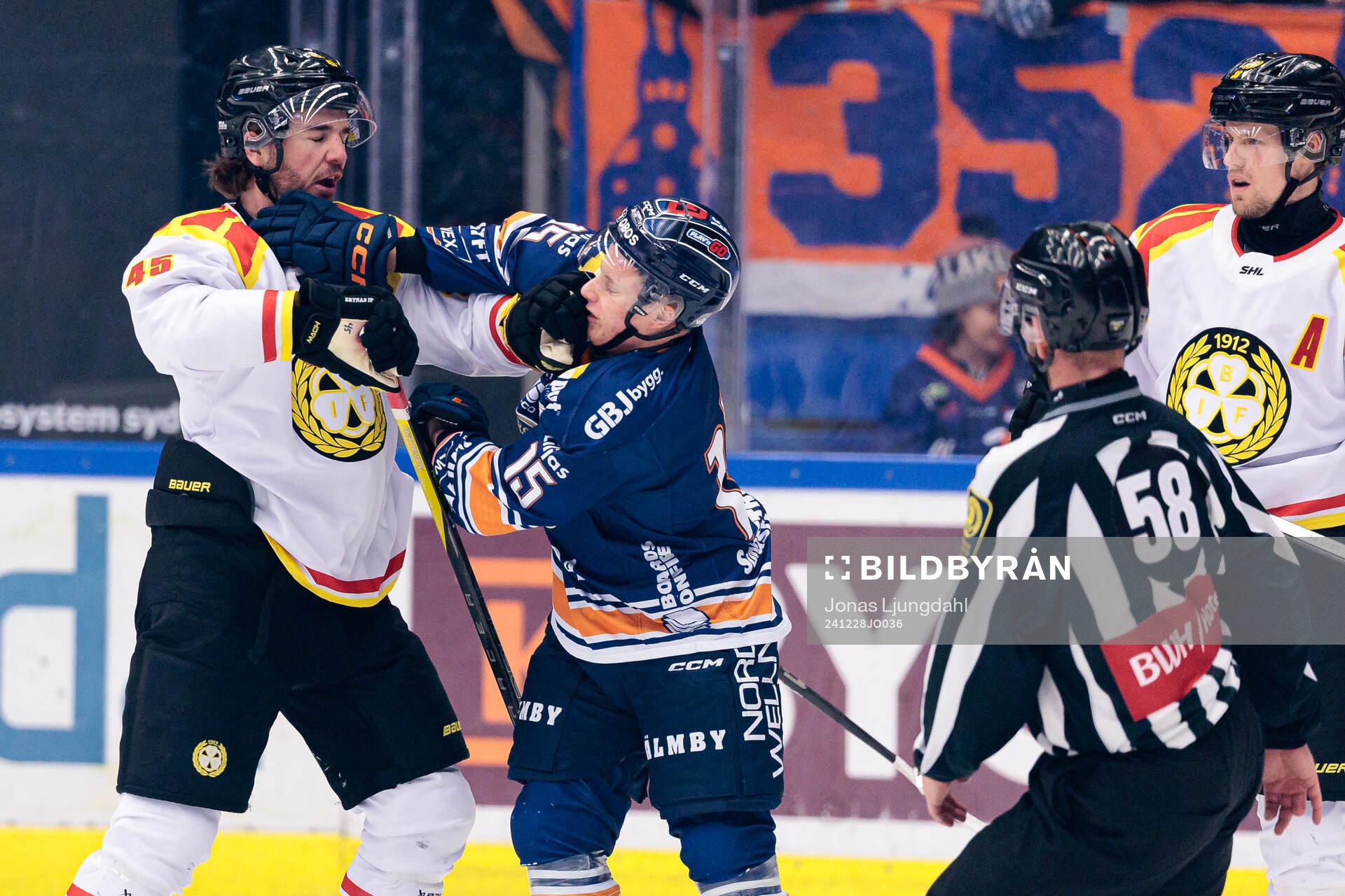 Irriterat mellan Brynäs Charles-Édouard D'astous och