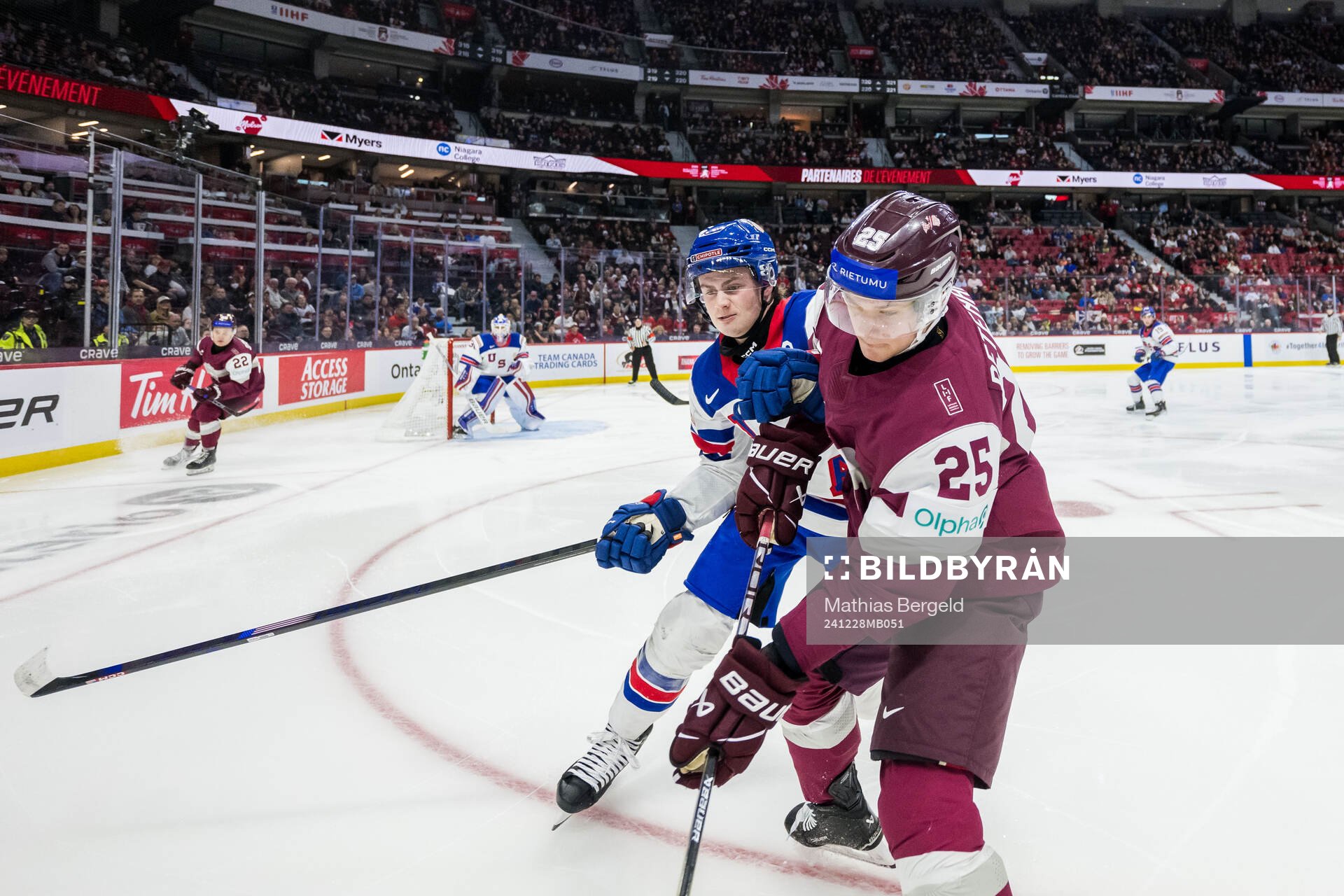 Danny Nelson of USA and Krists Retenais of Latvia