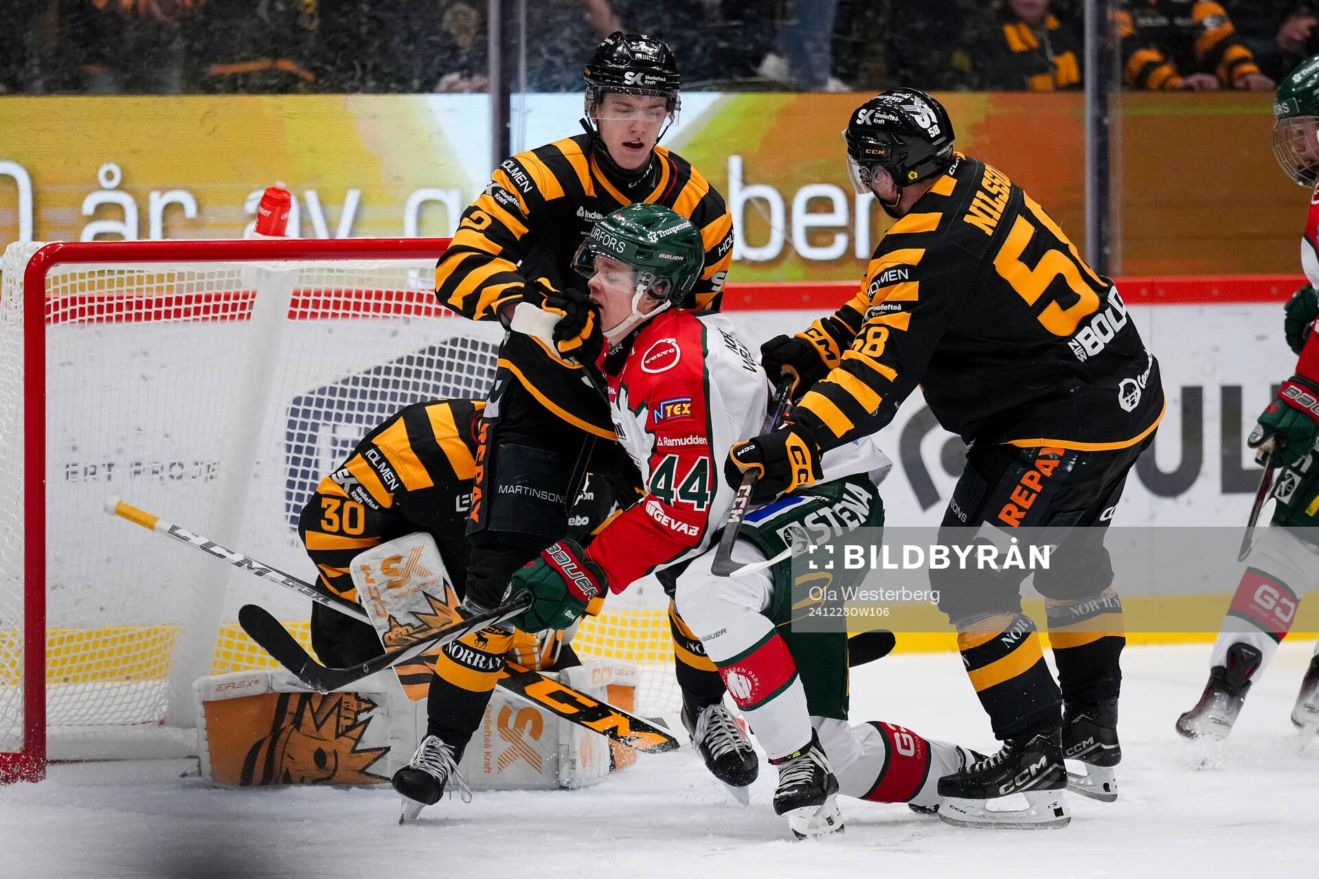 Skellefteås Leo Sundqvist och Frölundas Noah Dower Nilsson