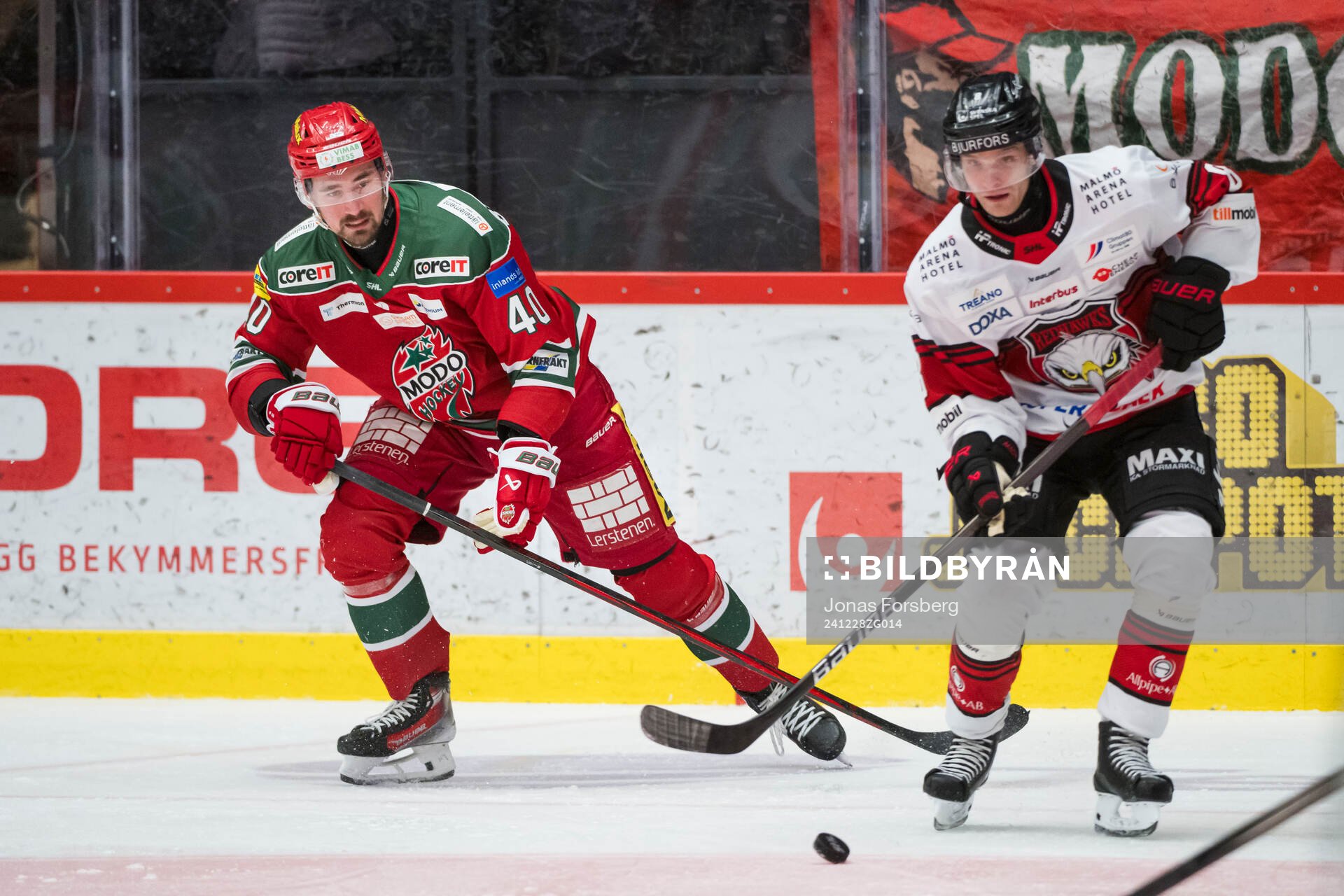 Modos David Bernhardt och Malmö Redhawks Johan Olofsson