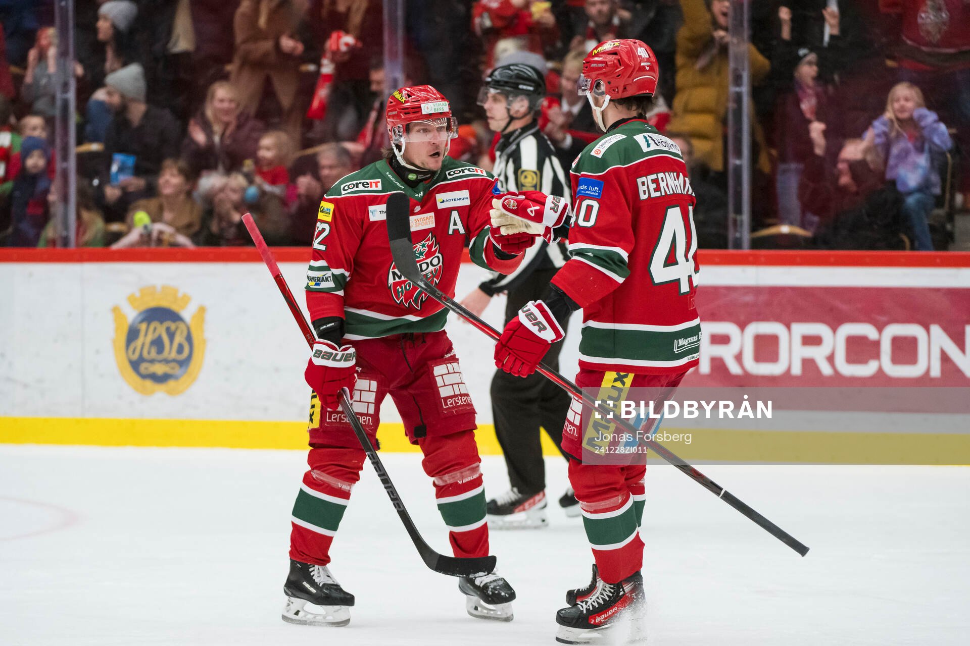 Modos Jesper Olofsson och David Bernhardt jublar