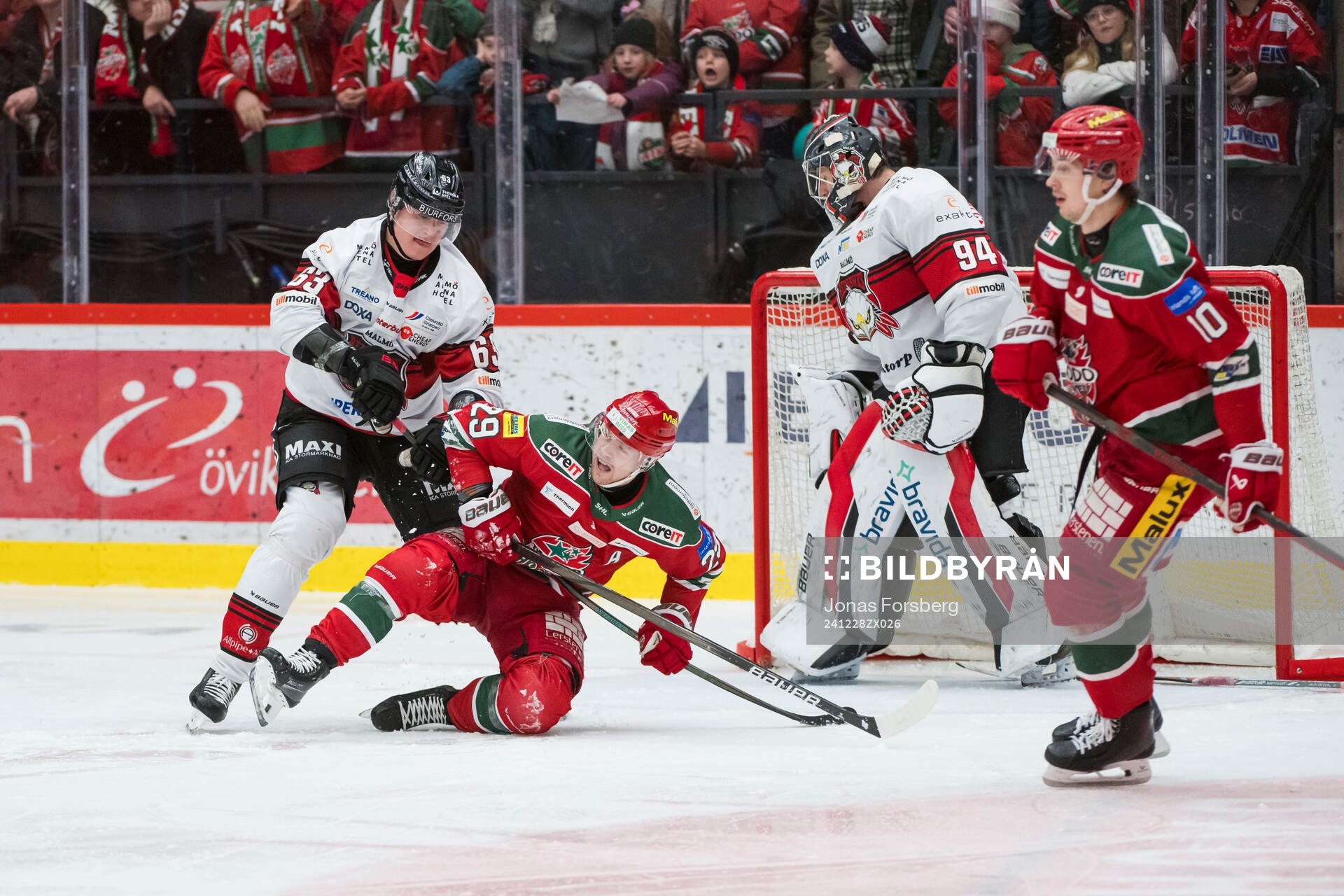 Malmö Redhawks Fredrik Händemark och Modos Mikkel Aagaard