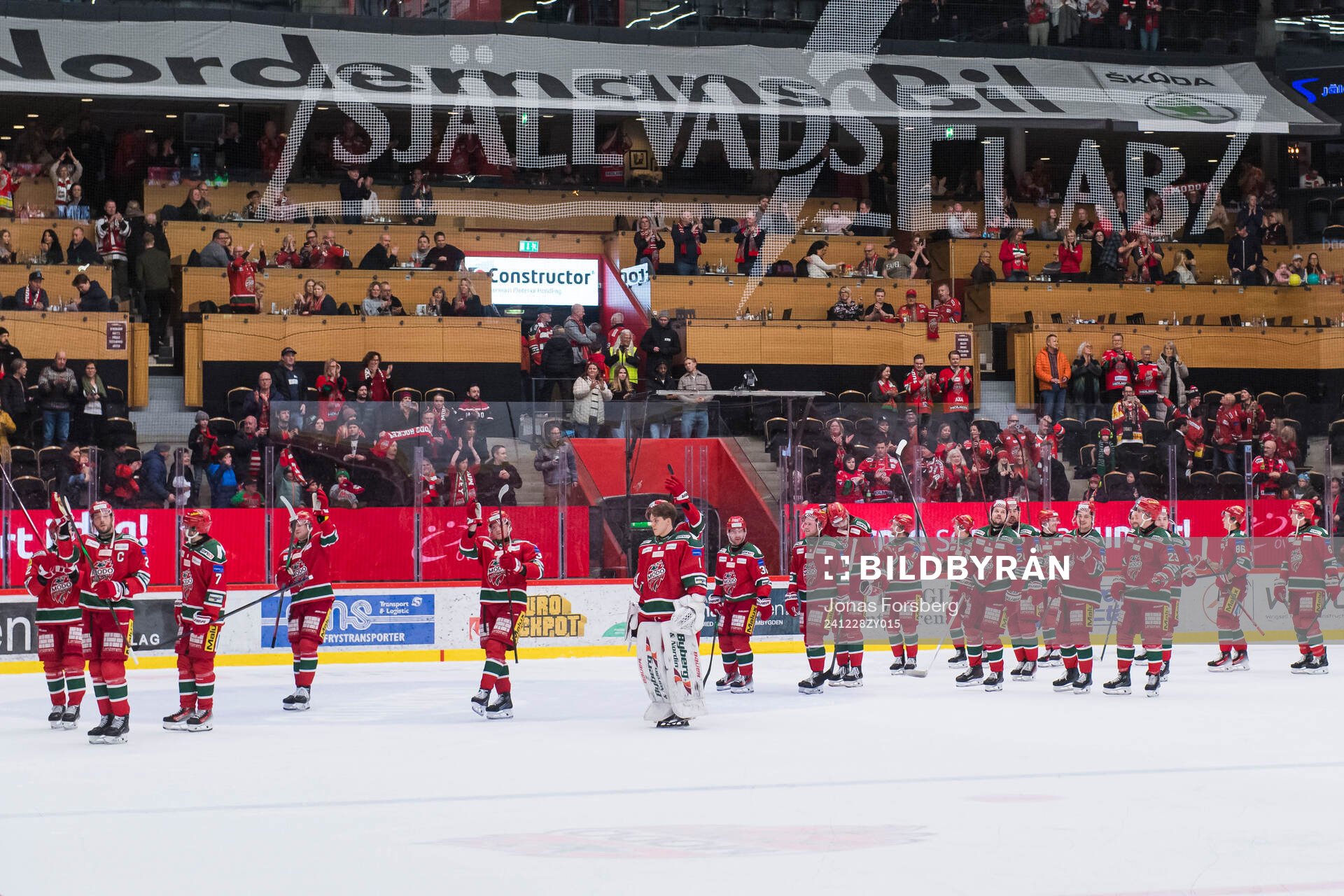 Modos spelare jublar