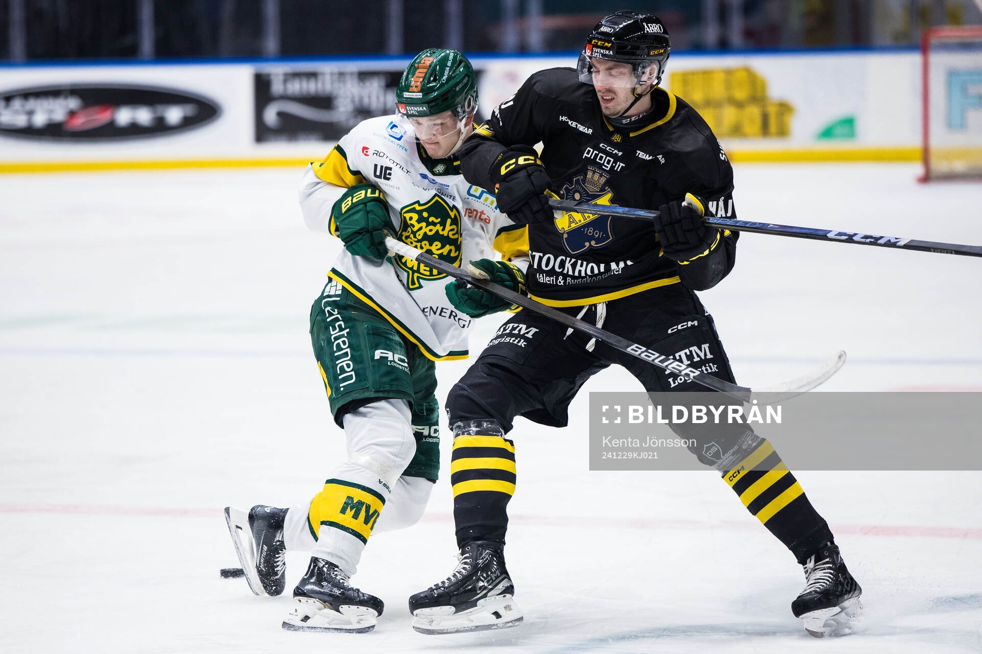 Björklövens Marcus Nilsson och AIKs Simon Åkerström