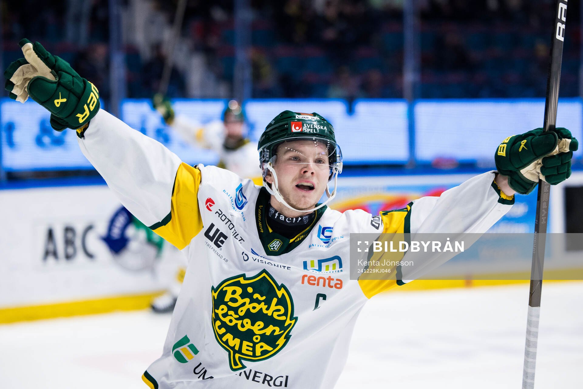 Björklövens Liam Dower Nilsson jublar 0-2