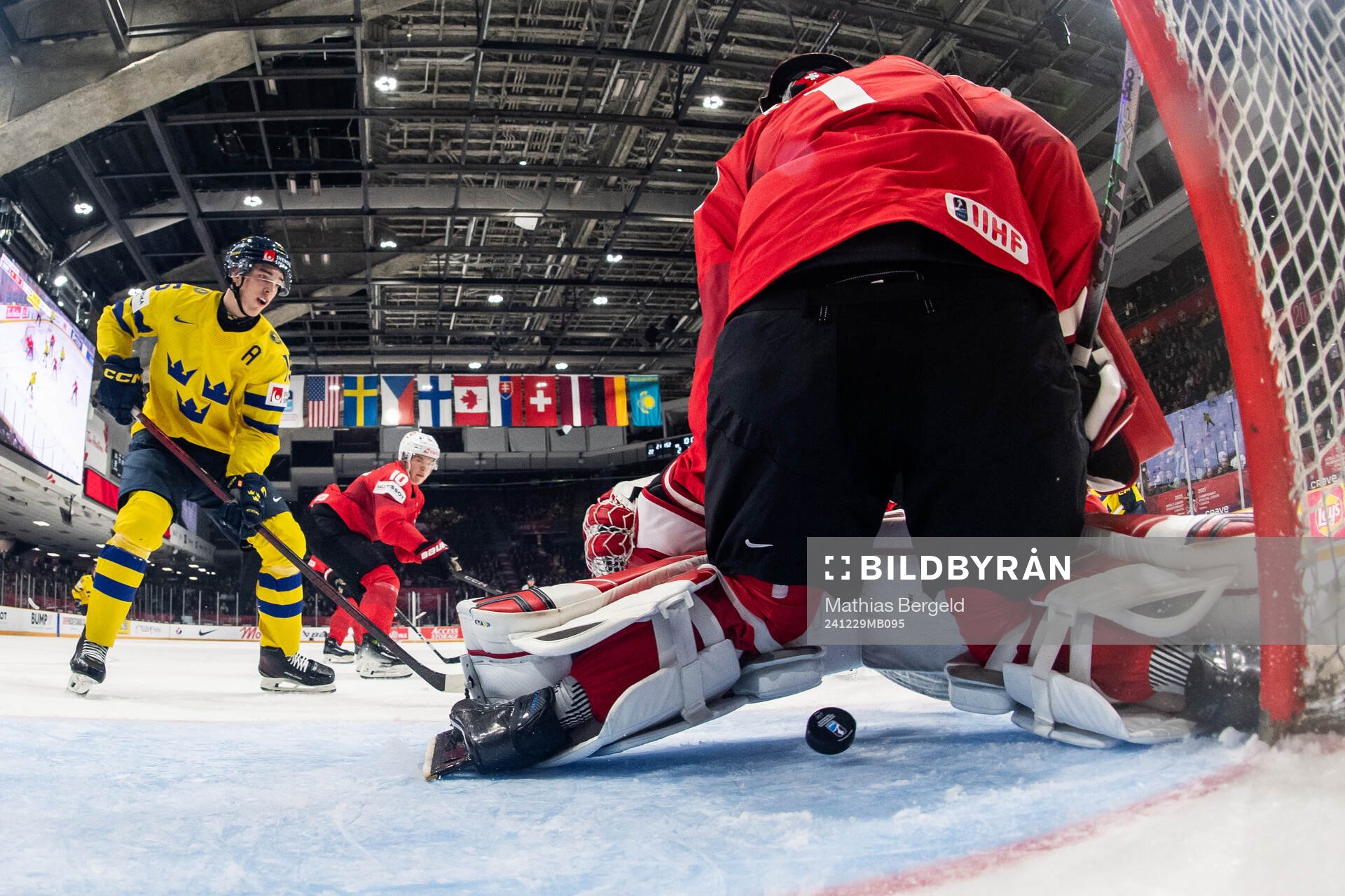 David Edstrom of Sweden sees Axel Sandin-Pellikka (not