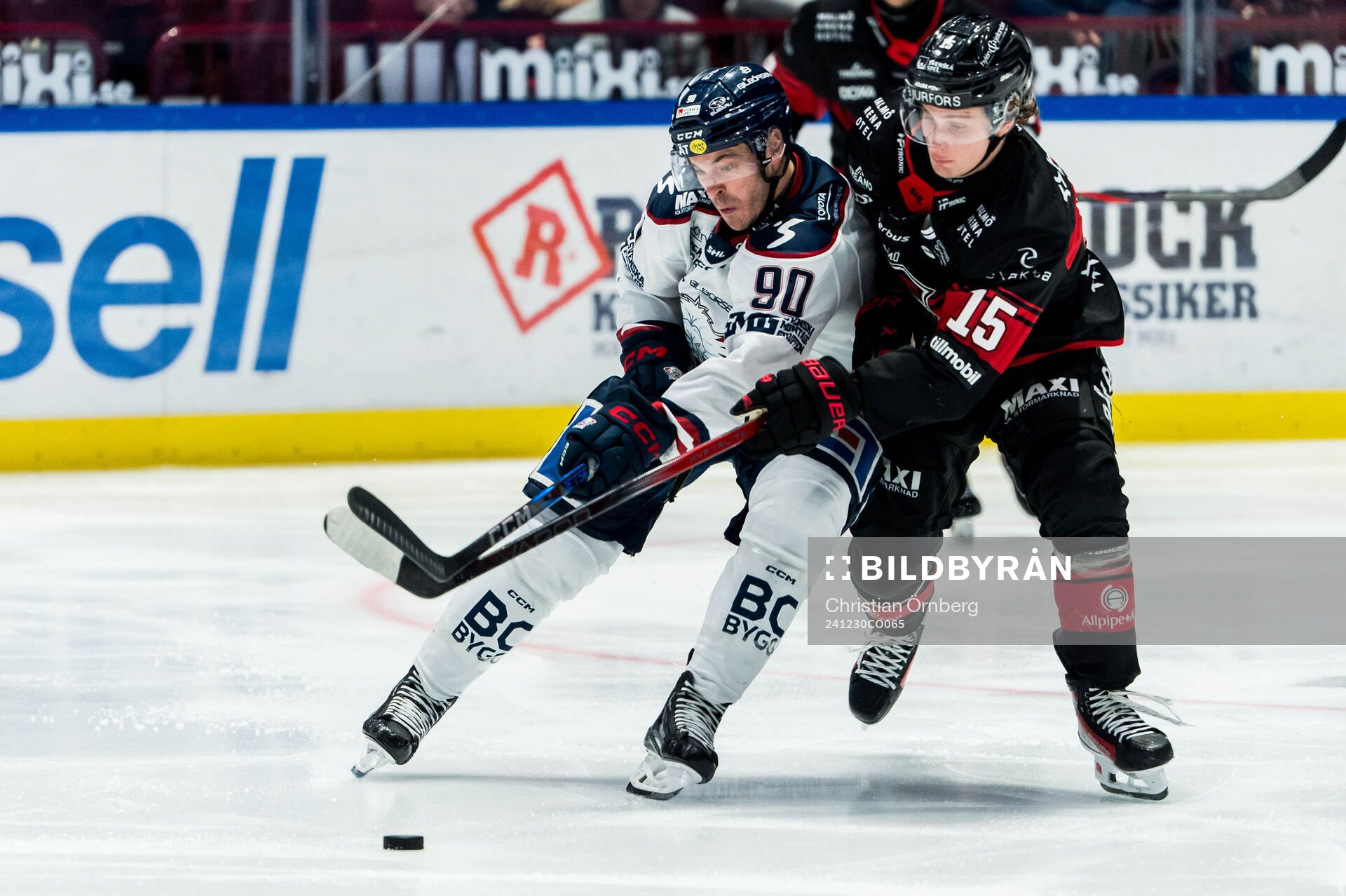 Linköpings Lance Bouma och Malmö Redhawks Freddie Larsson