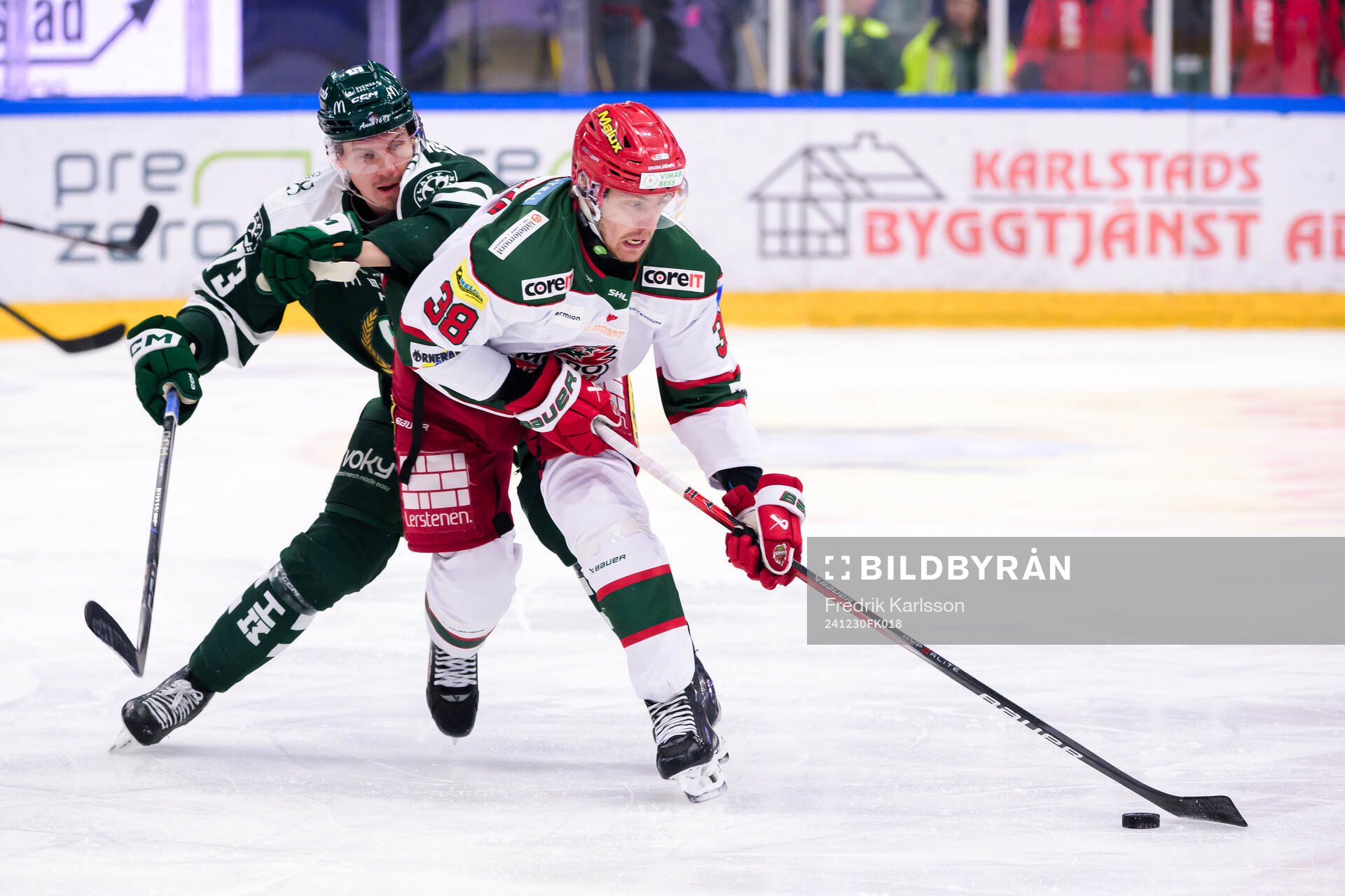 Färjestads Adam Ollas Mattsson och Modos Johan Södergran