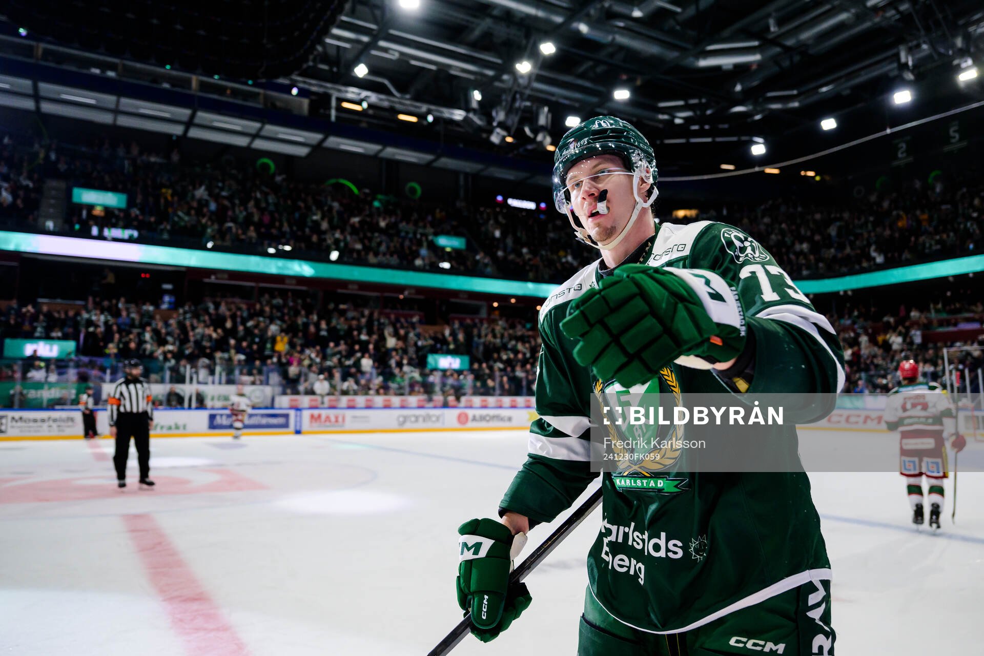 Färjestads Adam Ollas Mattsson jublar