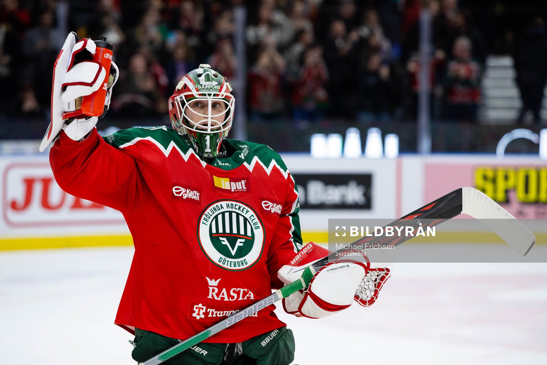Frölundas målvakt Lars Johansson jublar