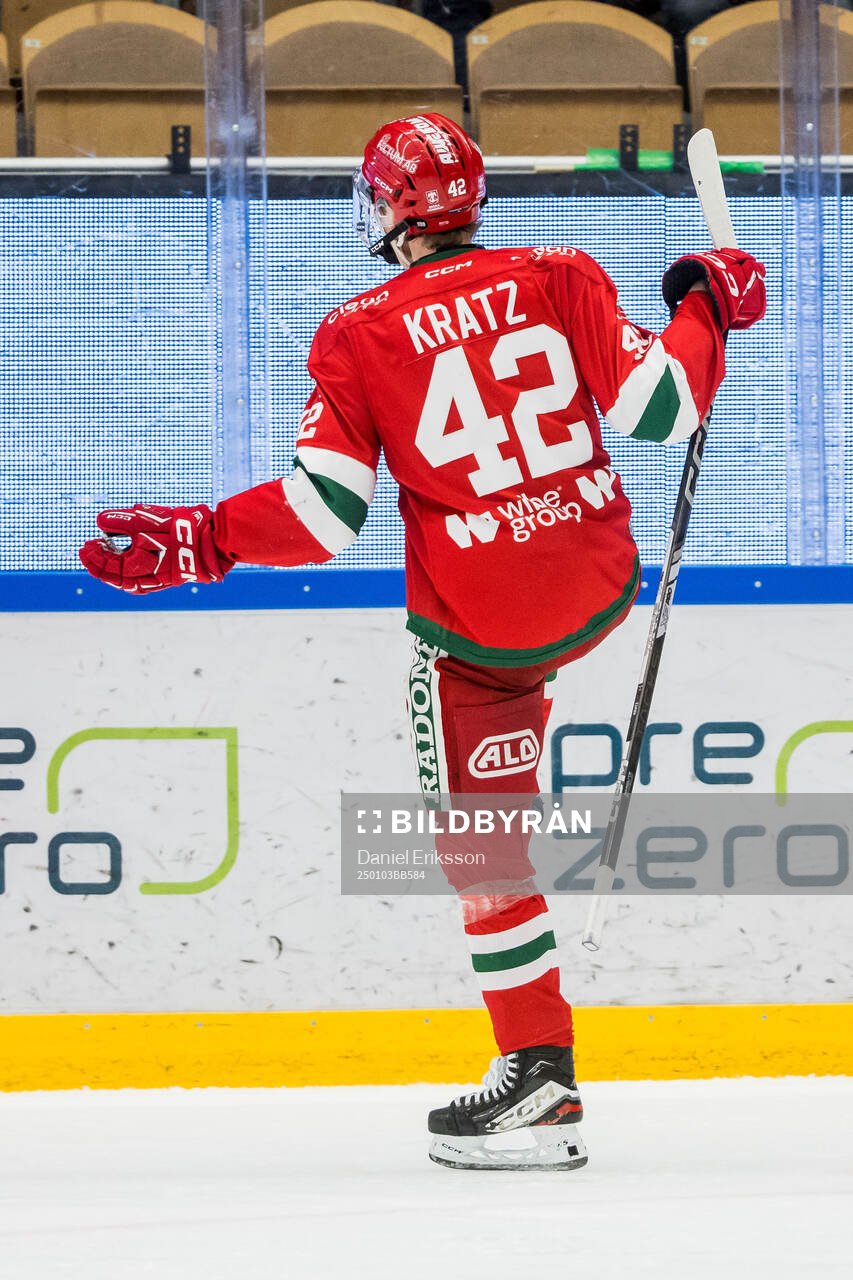 Moras Kalle Kratz jublar