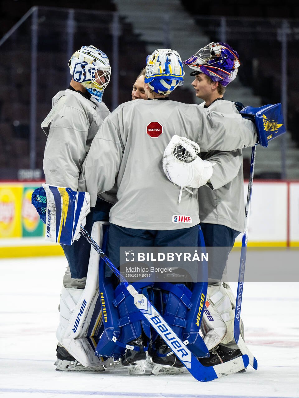 Goaltender Marcus Gidlöf, goaltender coach Viktor Alm,