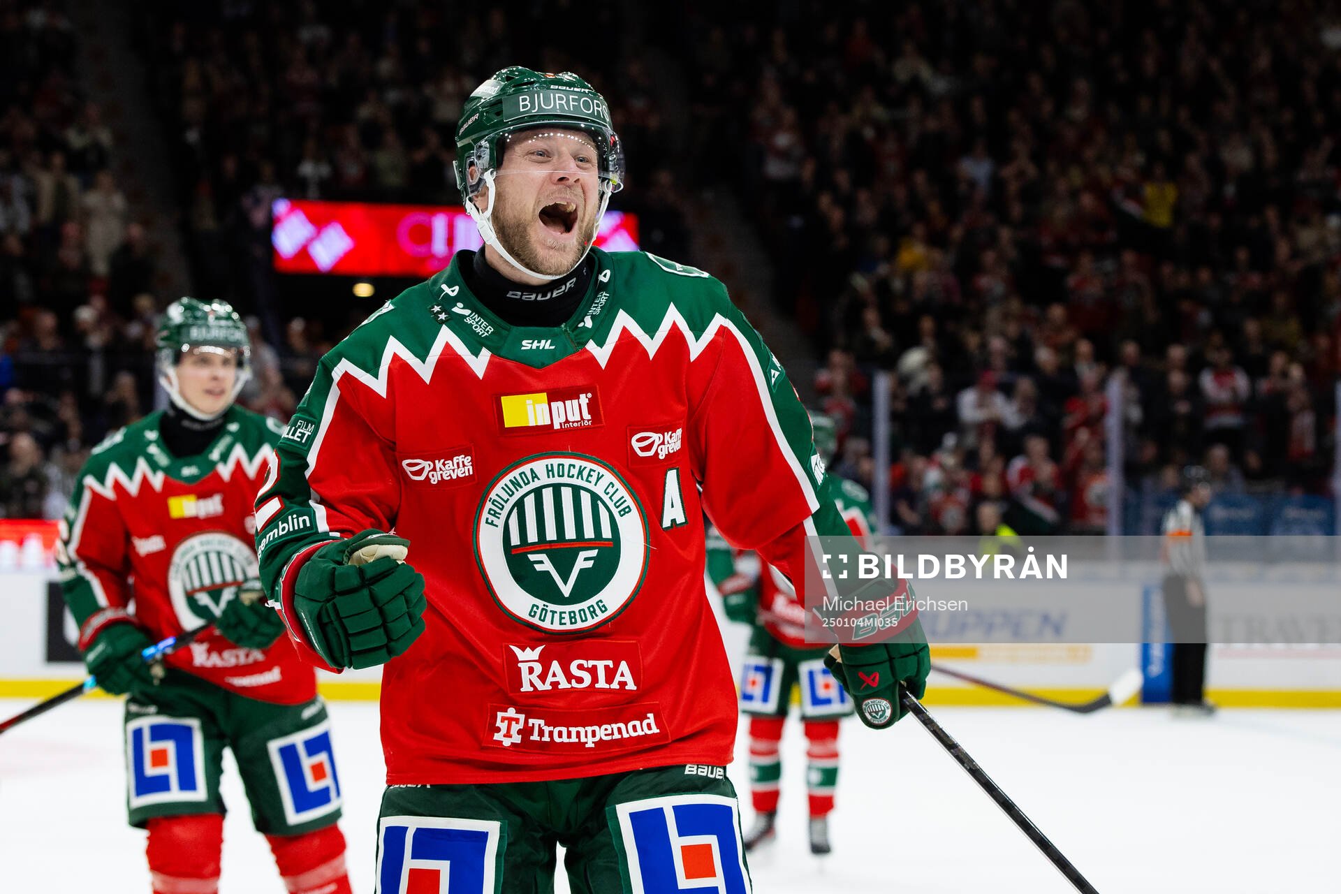 Frölundas Christian Folin jublar