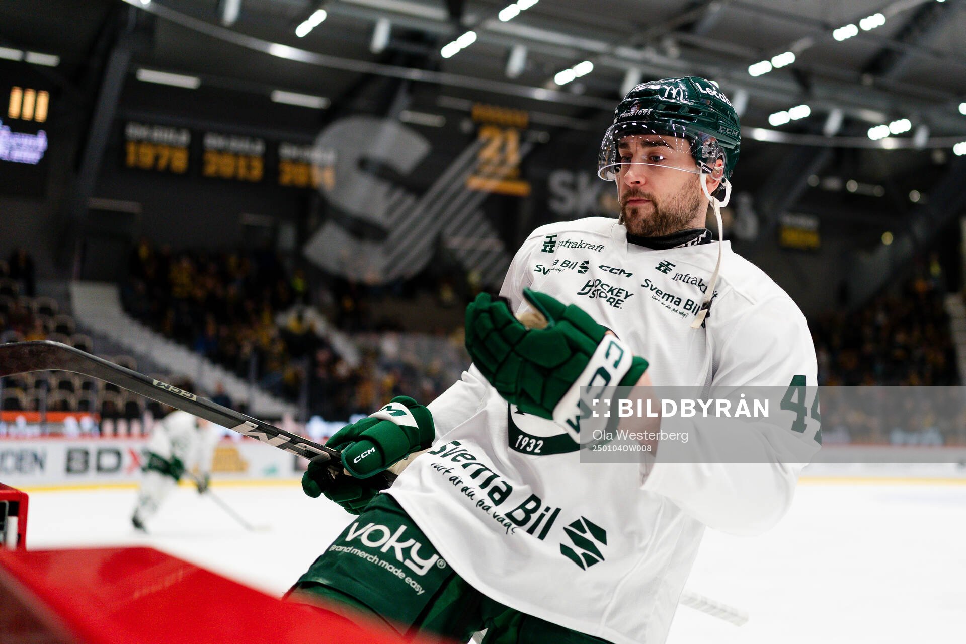 Färjestads Jonathan Andersson före ishockeymatchen i SHL