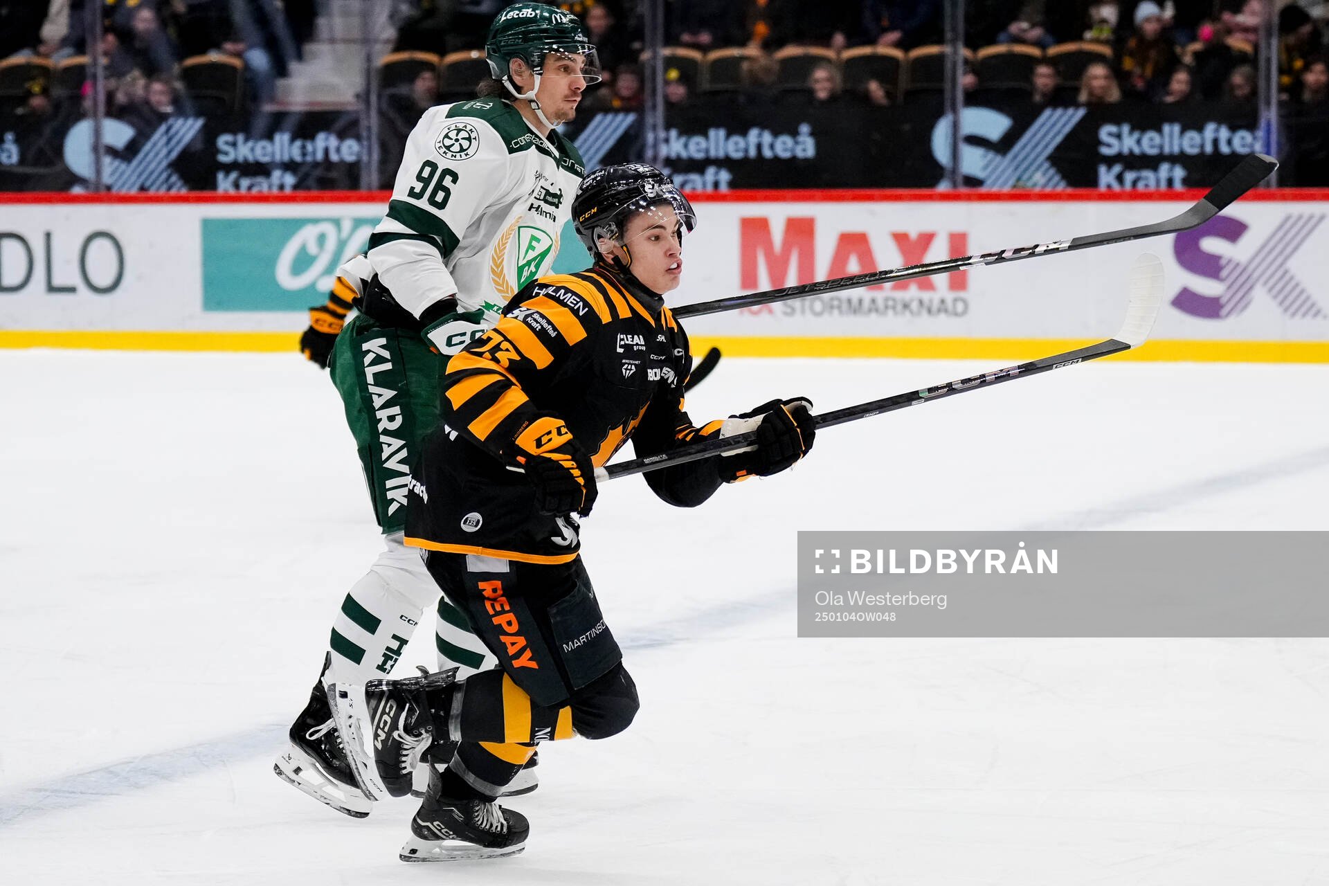 Färjestads David Tomasek och Skellefteås Viggo Nordlund