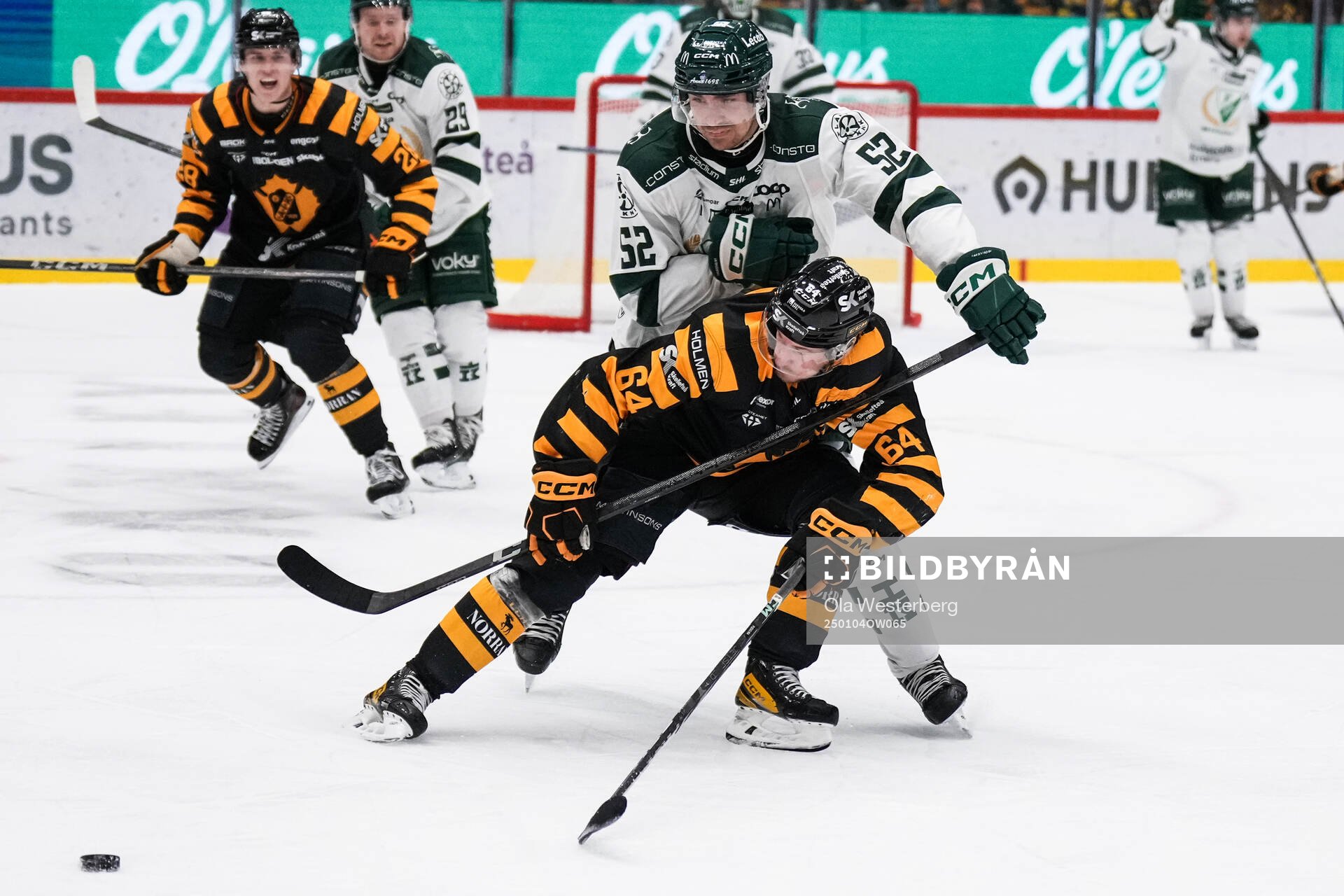 Färjestads August Tornberg och Skellefteås Jonathan Pudas