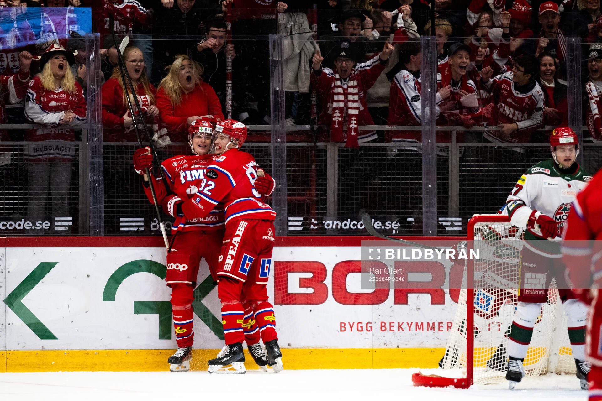 Timrås Erik Walli Walterholm och Anton Lundmark jublar