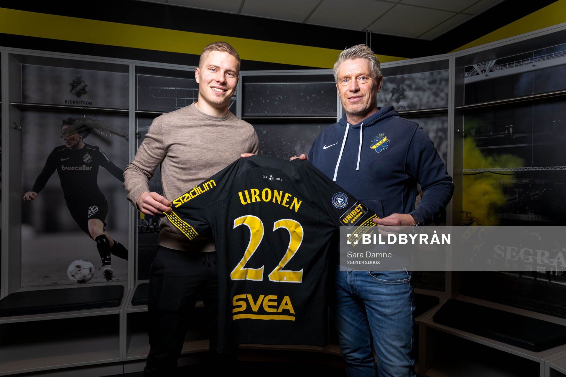 Jere Uronen och AIKs sportchef Thomas Berntsen